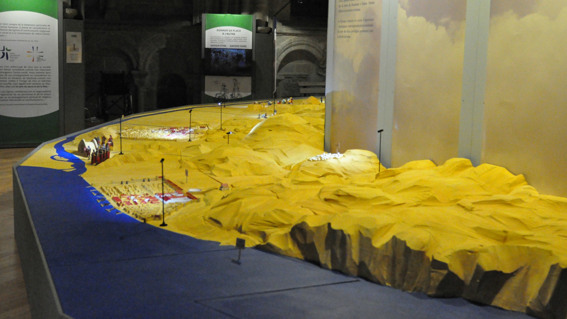 La crèche de la cathédrale de Lausanne s'étend sur 120m2 | © Olivier Schöpfer