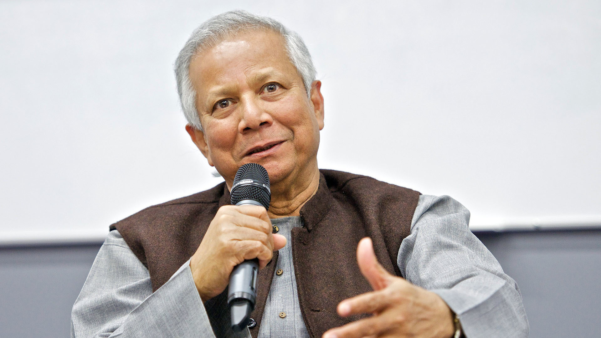 Originaire du Bangladesh, l'économiste Muhammad Yunus est surnommé le "banquier des pauvres" | © Flickr/
University of Salford Press Office/CC BY 2.0 