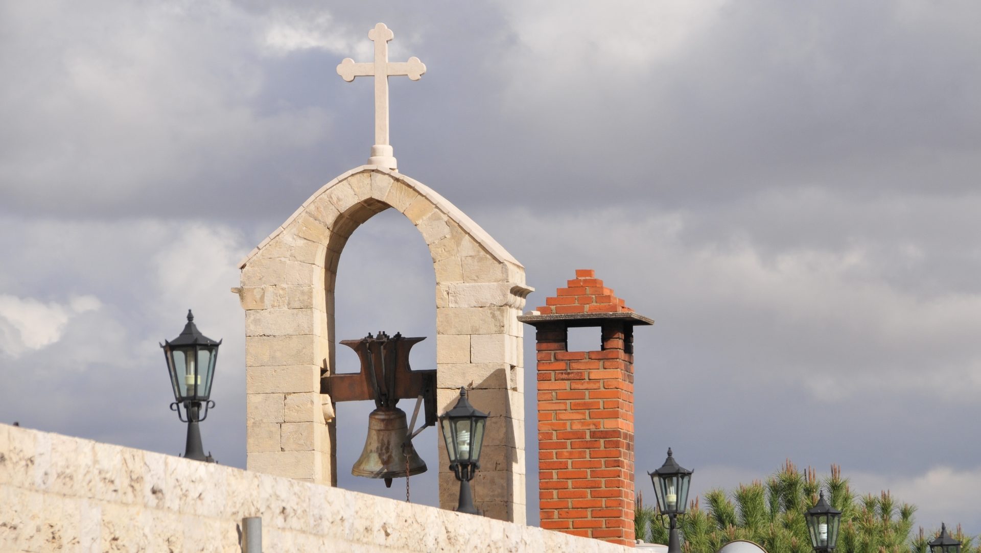 Une église au Liban | © Maurice Page 