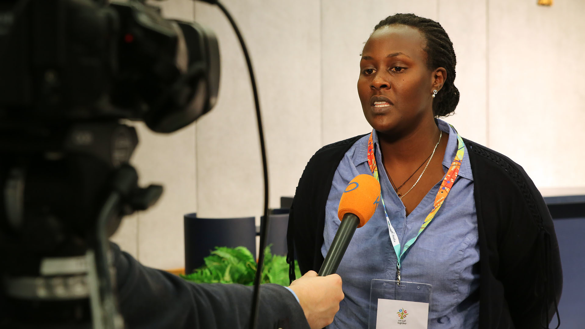 Stella Marilene, du Burundi, met surtout en avant les “doutes“ de la jeunesse quant à son avenir. | © Bernard Hallet.