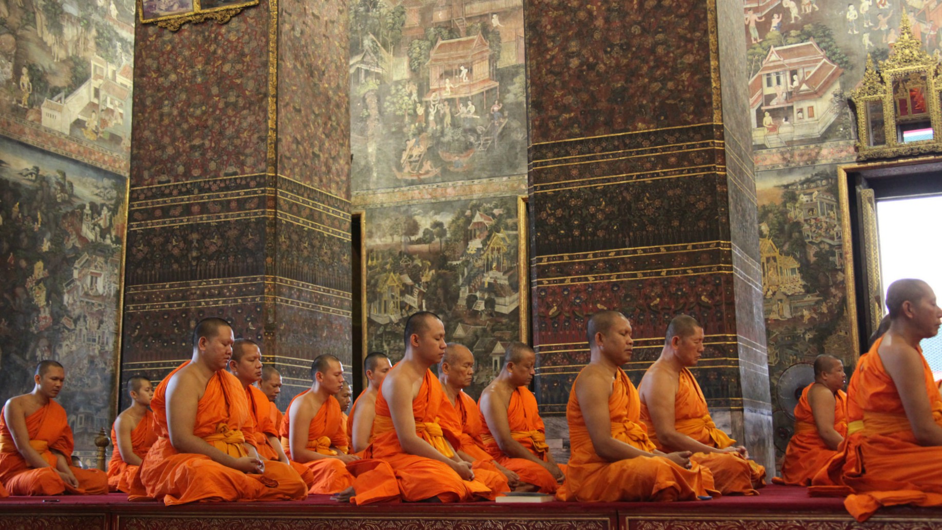 En Thaïlande, les moines sont souvent actifs en dehors de leurs temples (Photo: Aaron T. Goodman/Flickr/CC BY-ND 2.0)