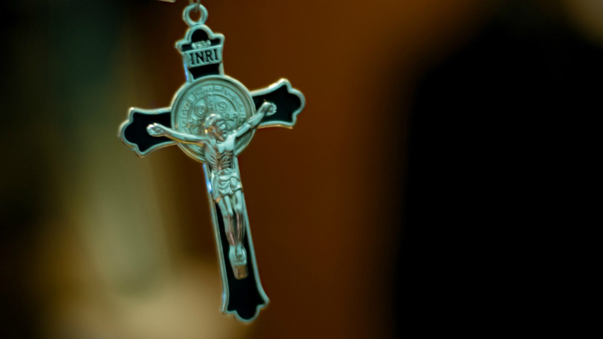 Pour le pape, le crucifix n'est pas un accessoire ornemental (Photo: Ron Cruz/Flickr/CC BY 2.0)