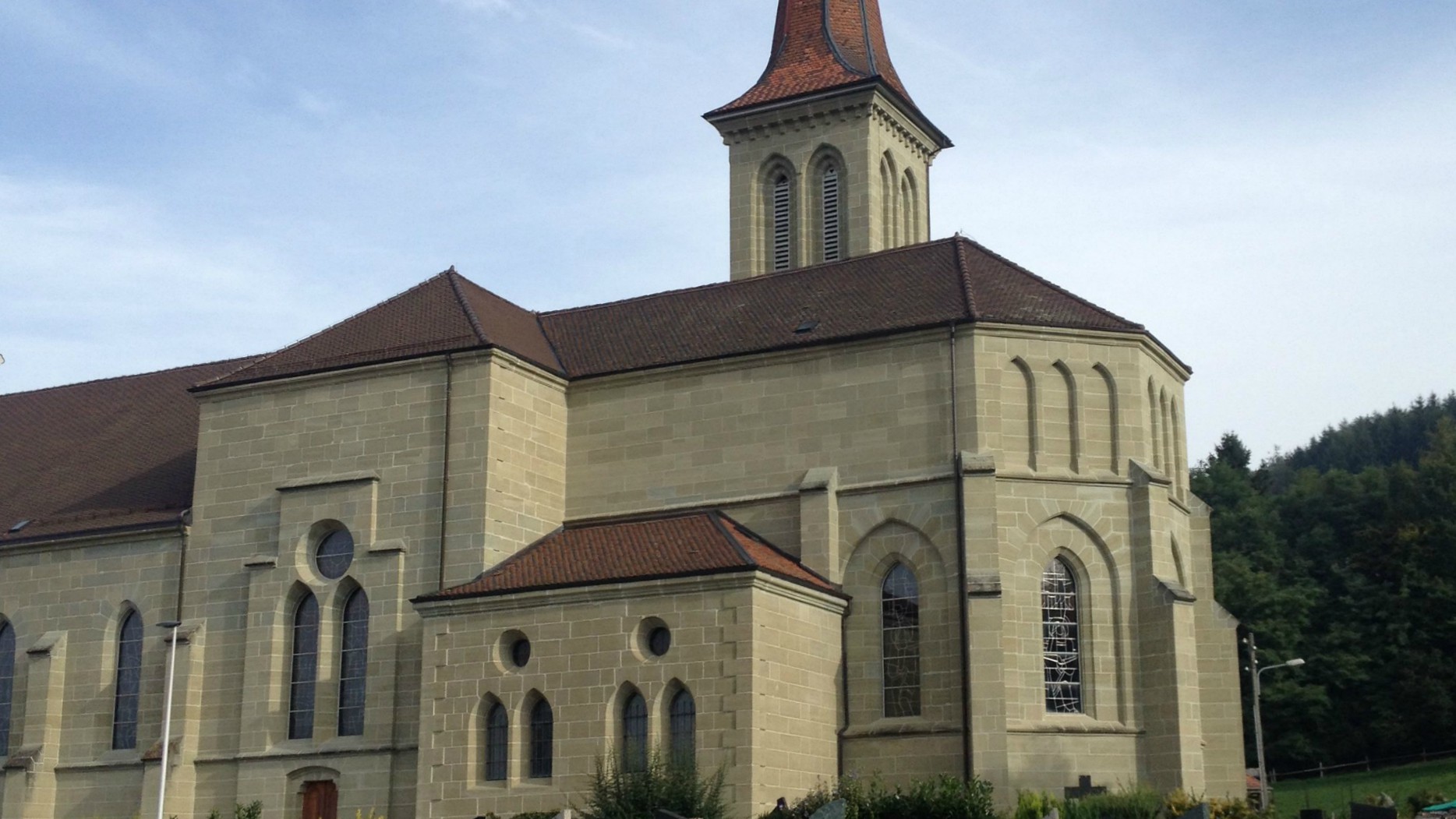 L'église d'Ursy est de style néogothique | © Christophe95/Wikimedia Commons/CC BY-SA 3.0