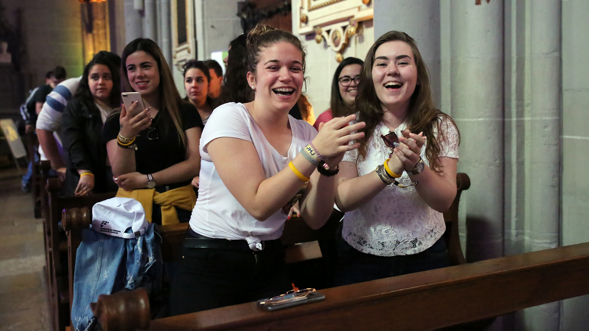 Les jeunes  peuvent être critiques, mais beaucoup se disent croyants | © B. Hallet