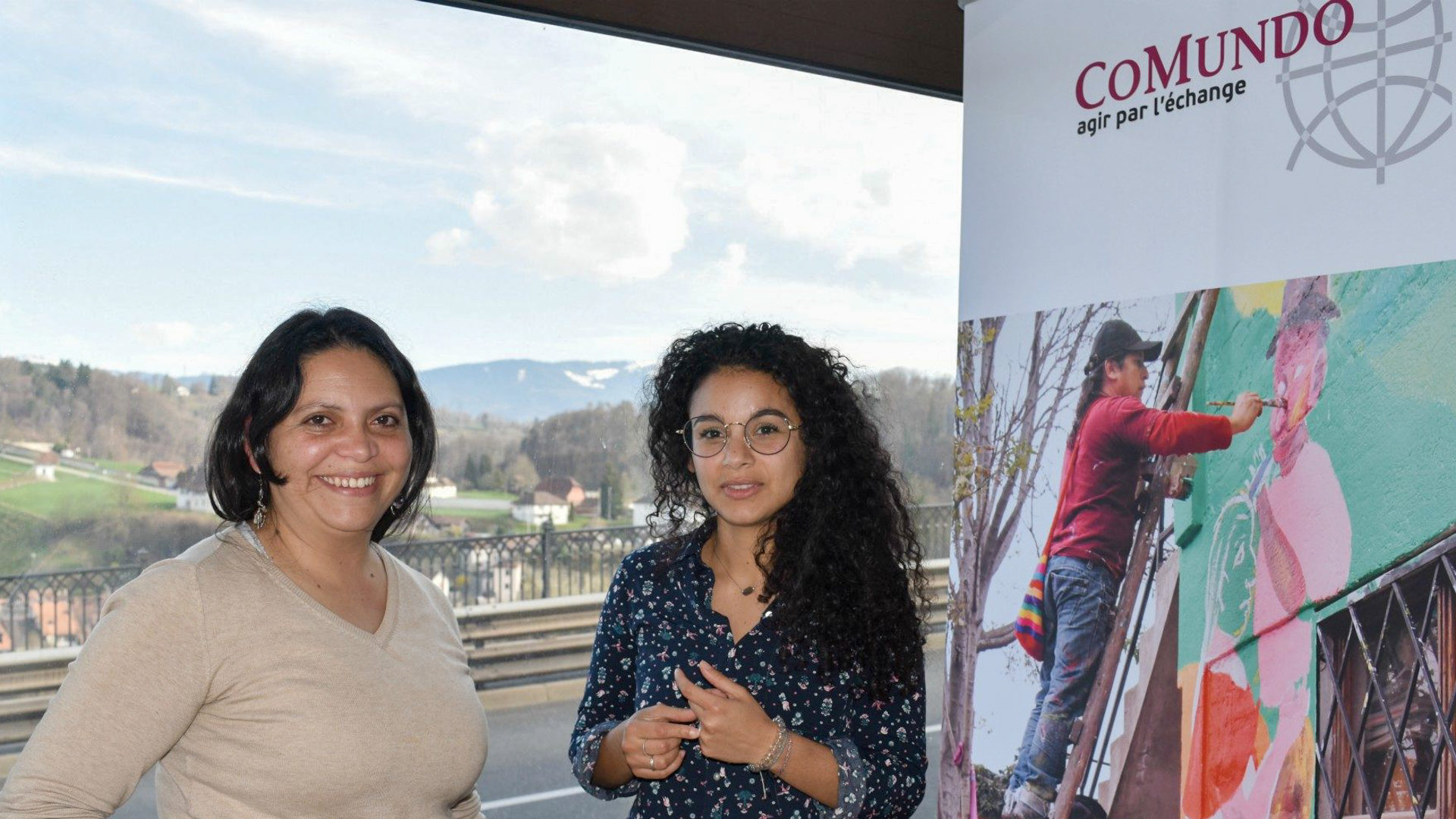 Erika Gomez, de la Commission permanente pour la défense des droits humains, et Yina Lucia Avella Bruges, coopér-actrice de Comundo en Colombie  | © Jacques Berset