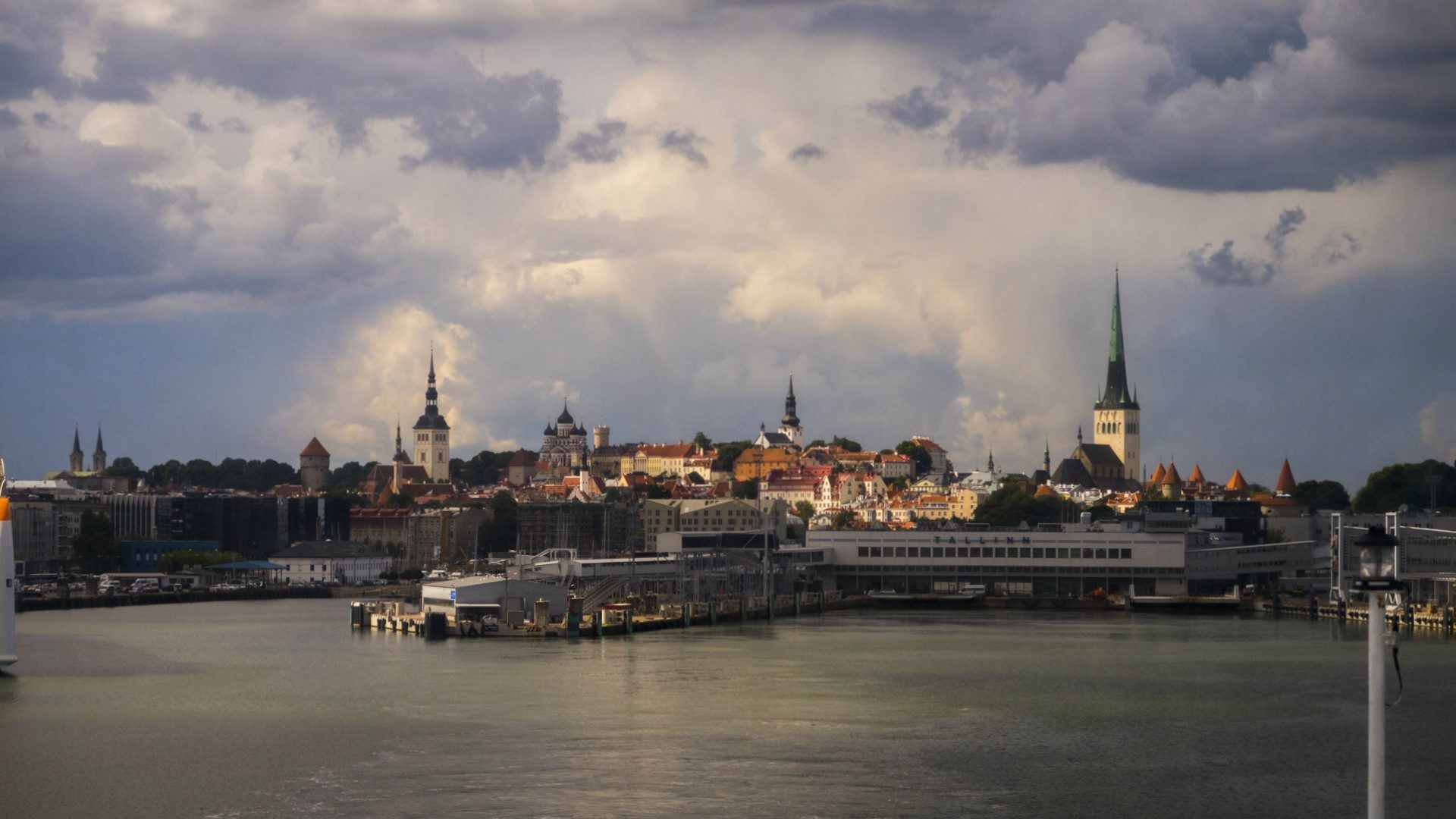 Les nationalistes veulent interdire l’Eglise orthodoxe d’Estonie Vue de la capitale Tallin | Ramon Cutanda Lopez/Flickr/CC BY 2.0)