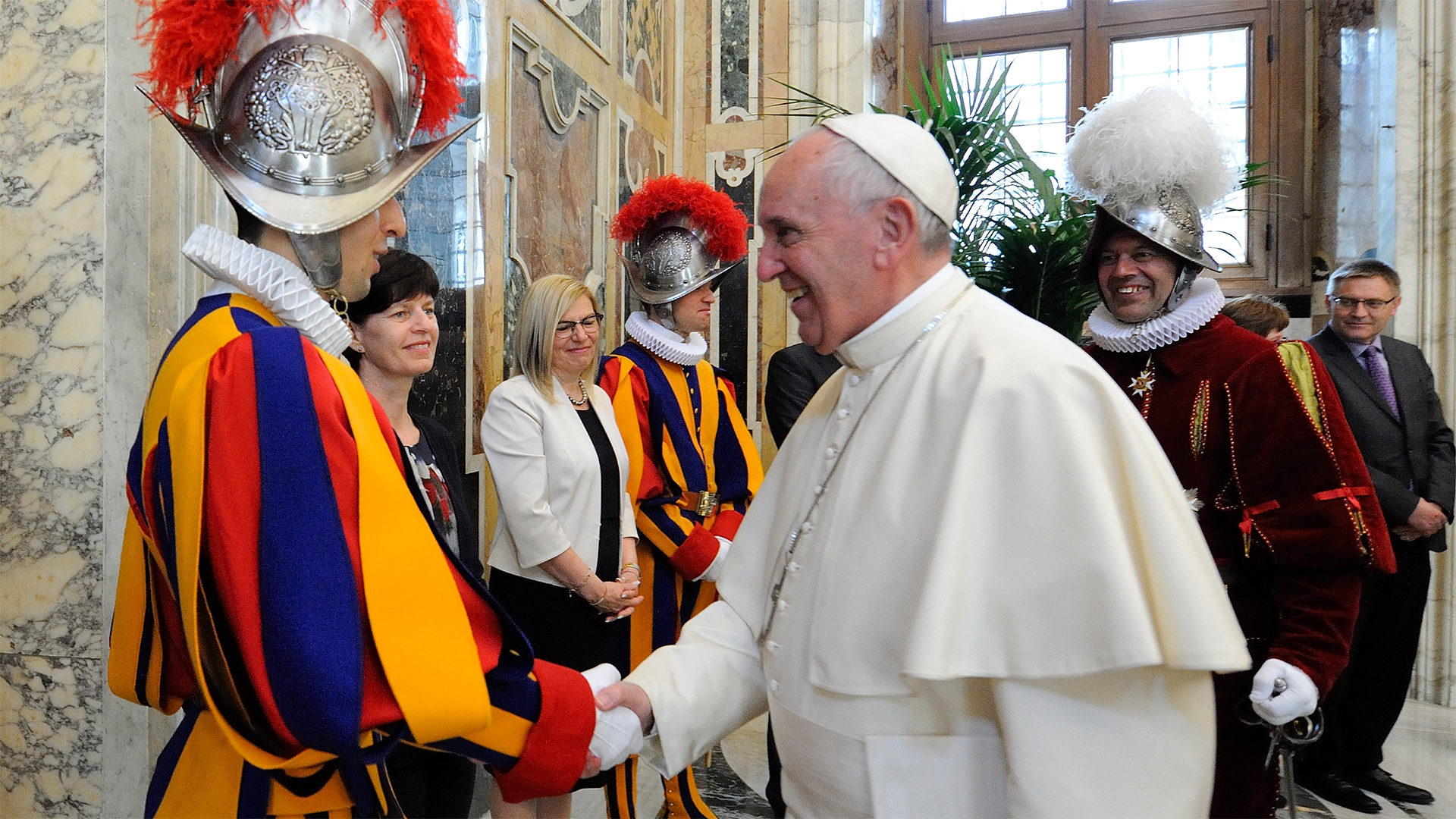 “Un garde suisse, en effet, est toujours tel, aussi bien lorsqu’il est de service que quand il ne l’est pas !“, affirme le pape | © Garde Suisse Pontificale/Artymiak