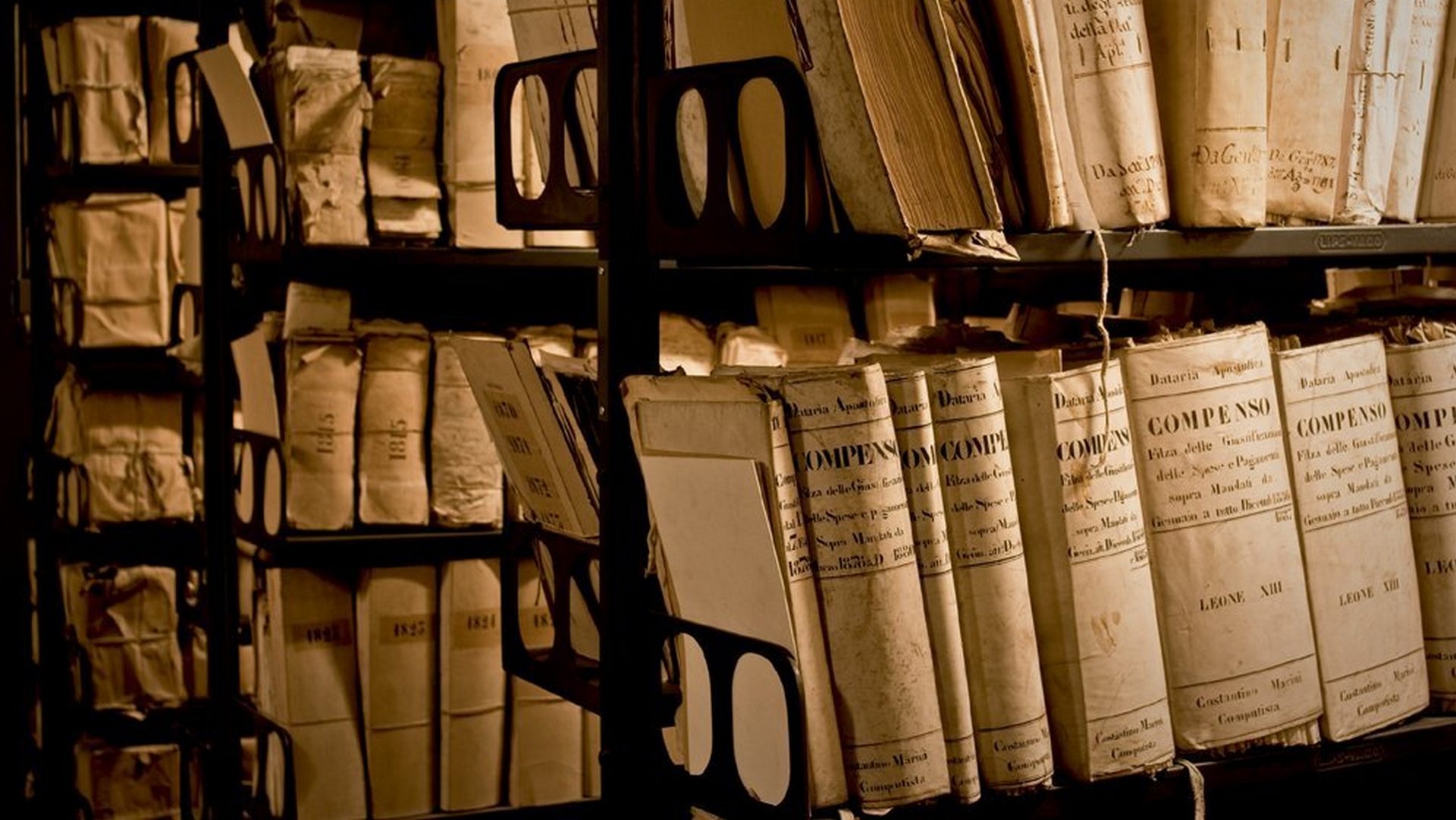 Les Archives secrètes du Vatican rassemblent 85 km de documents | Archivum secretum vaticanum