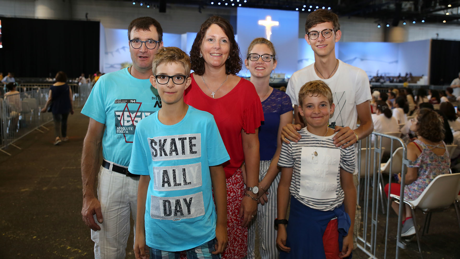 La famille Favre arrive de Fribourg. Parents et enfants ont pu avoir congé. | © Bernard Hallet