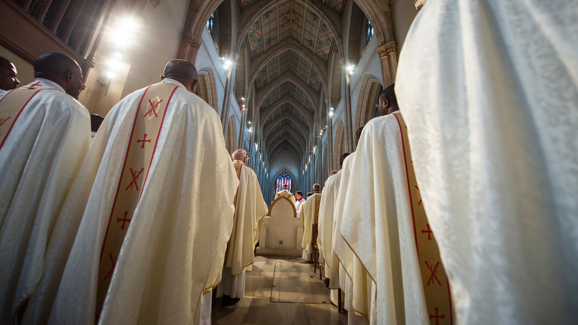 "Le partage entre les prêtres et les autres membres du peuple de Dieu n’est-il pas une meilleure garantie de communion dans l’animation de la communauté?" | © Flickr/catholicism/cc