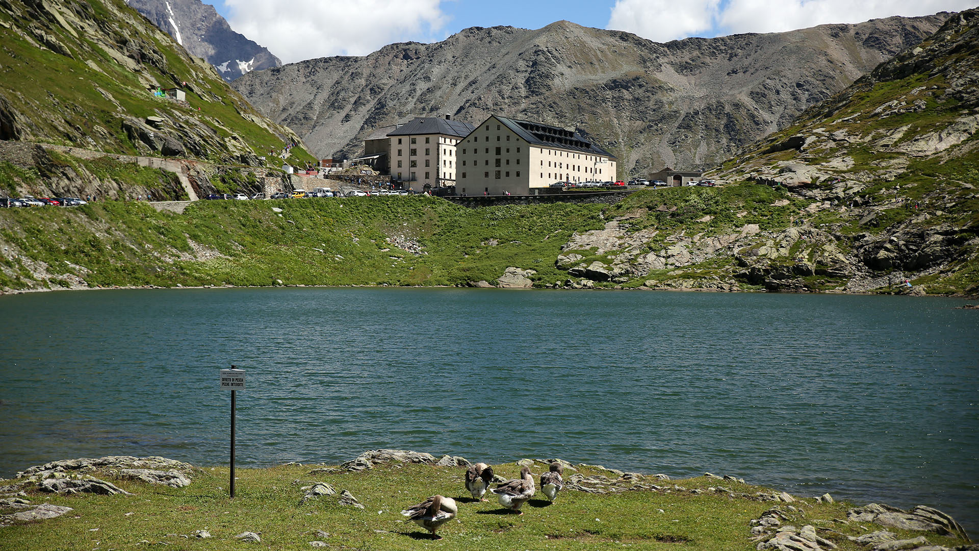 Col du Grand-Saint-bernard. Hospice du Grand-Saint-bernard. | © Bernard Hallet