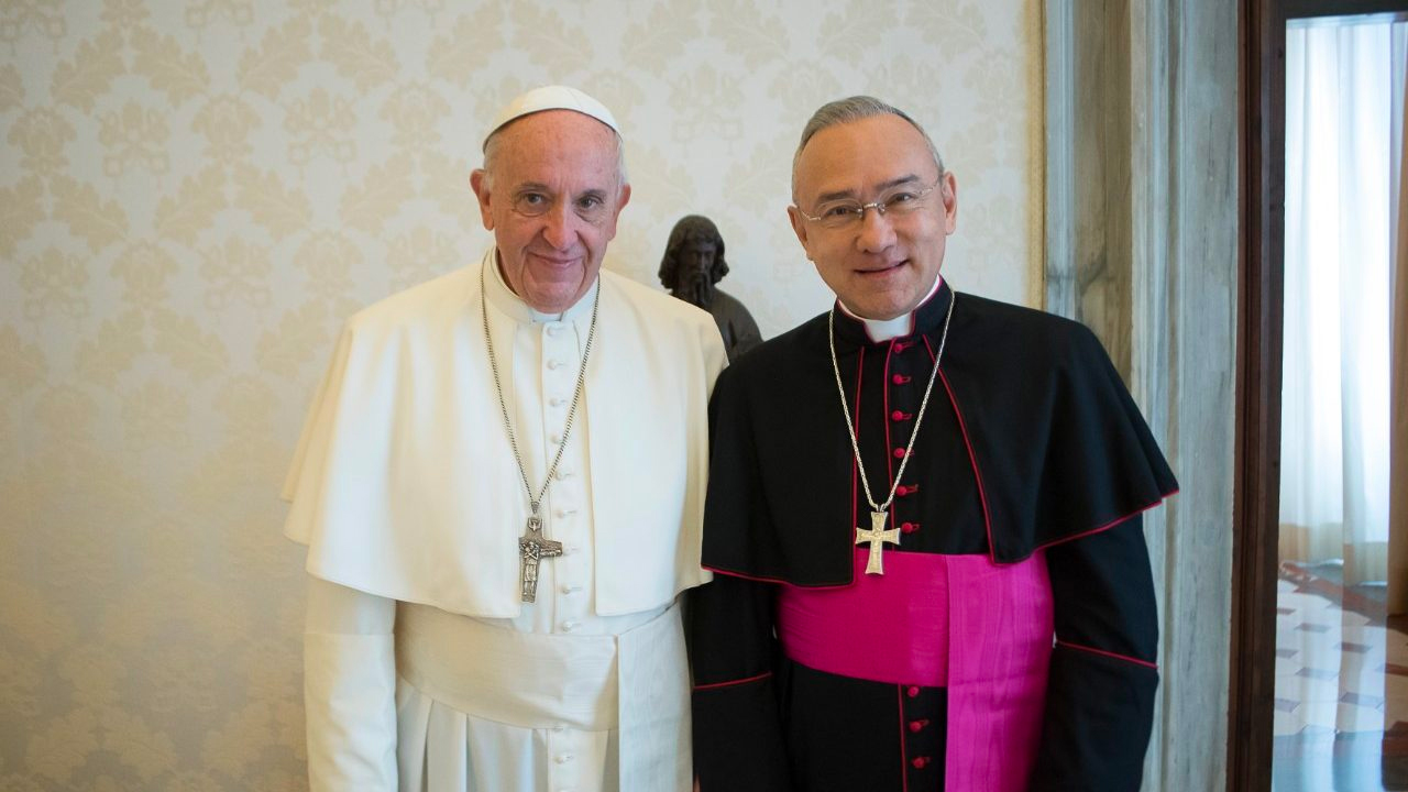 Le pape François et Mgr Edgar Peña Parra | © Vatican Media