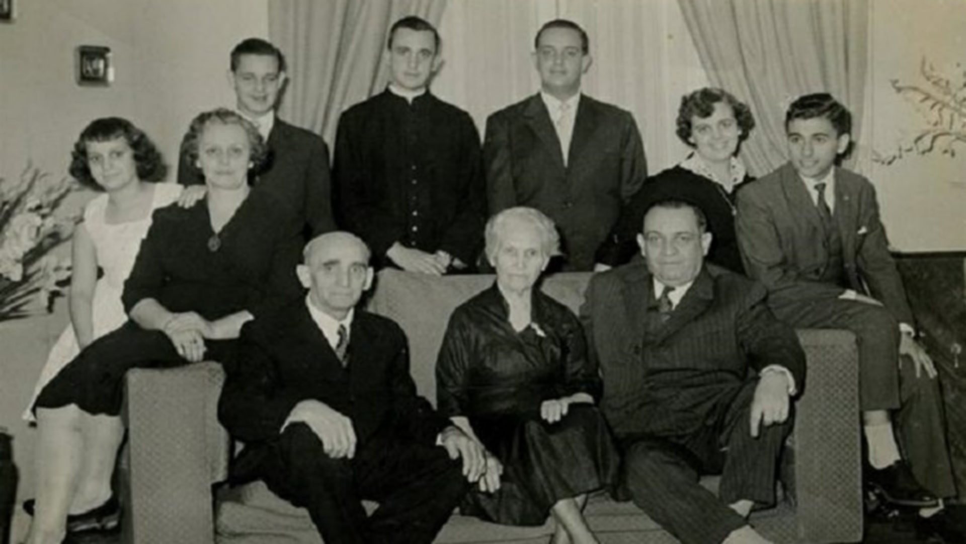 La famille Bergoglio à Buenos Aires. Sur le canapé, Rosa Margherita Vassallo-Bergoglio | DR