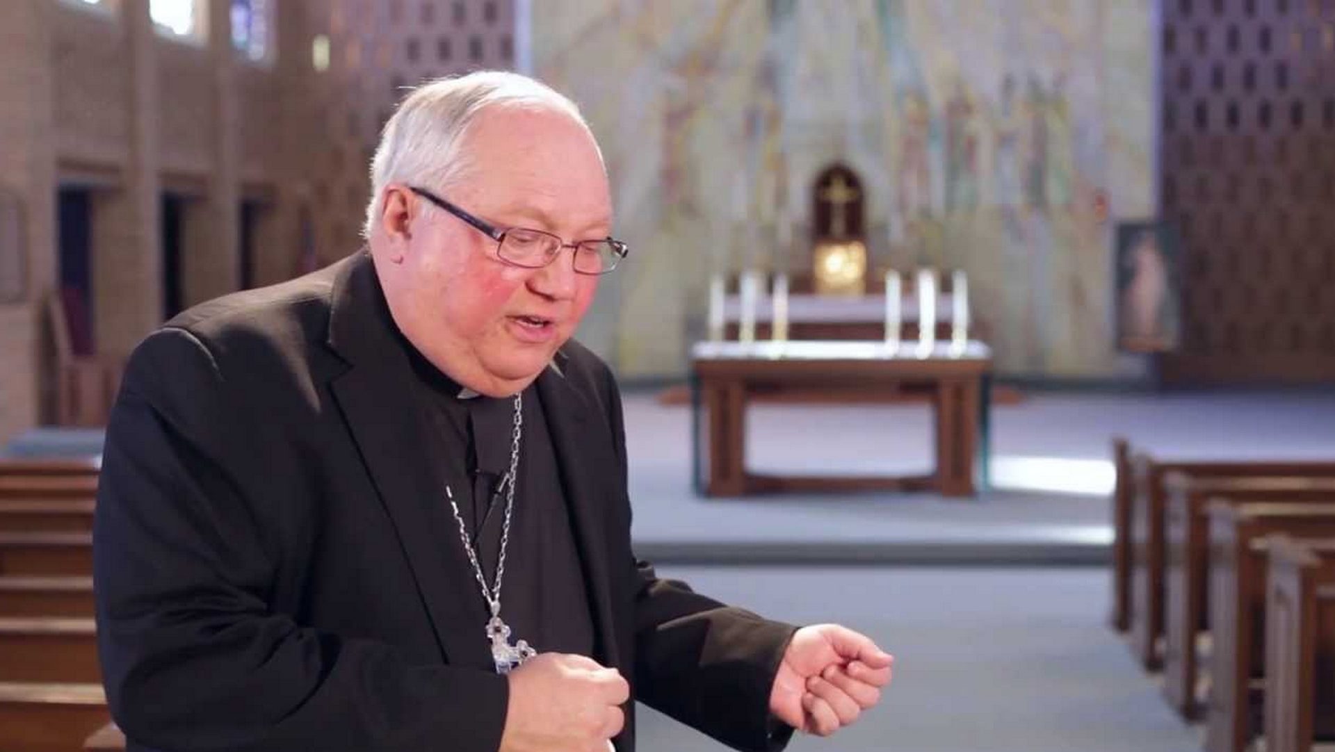 Mgr Robert Morlino fait le lien entre l'homosexualité dans le clergé et la pédophilie (capture d'écran youtube)
