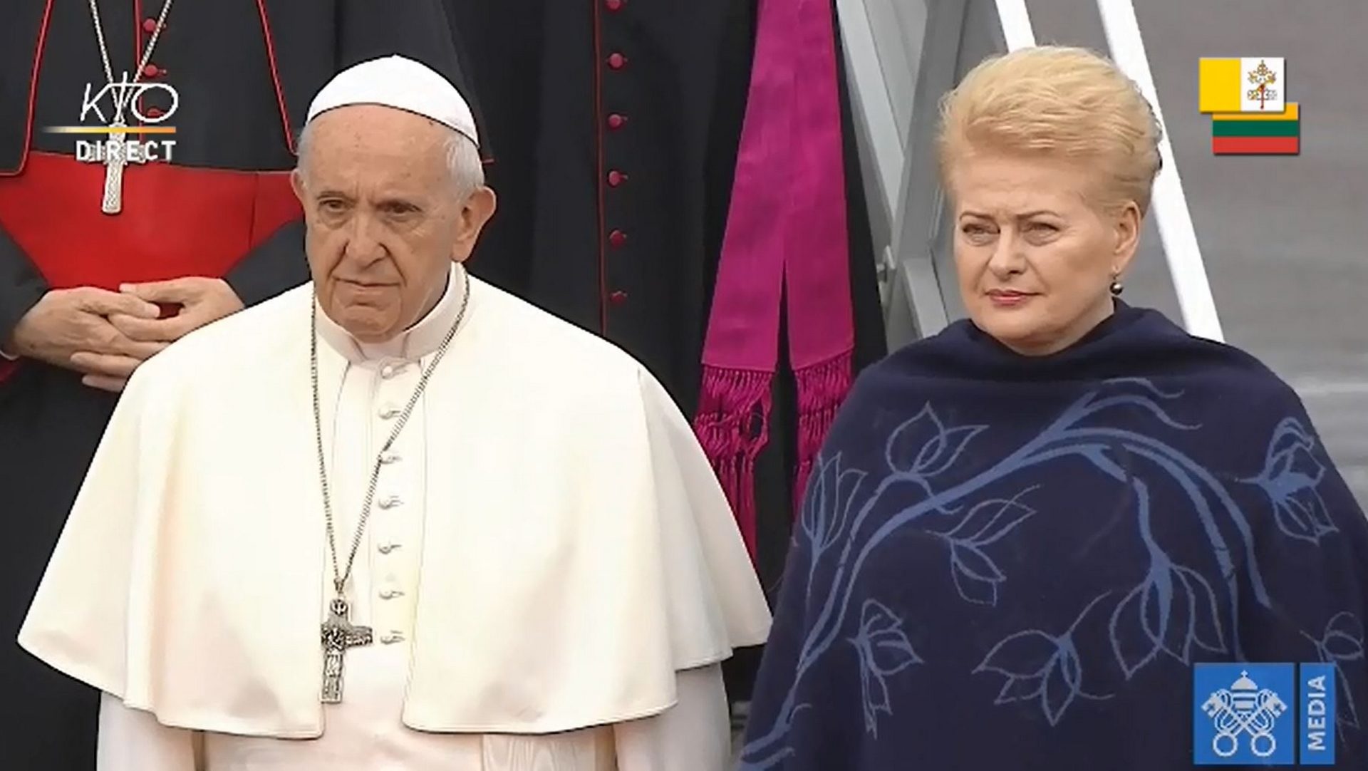 Le pape François est reçu par la présidente de la Lituanie, Dalia Grybauskaitė | capture d'écran Vatican Media 