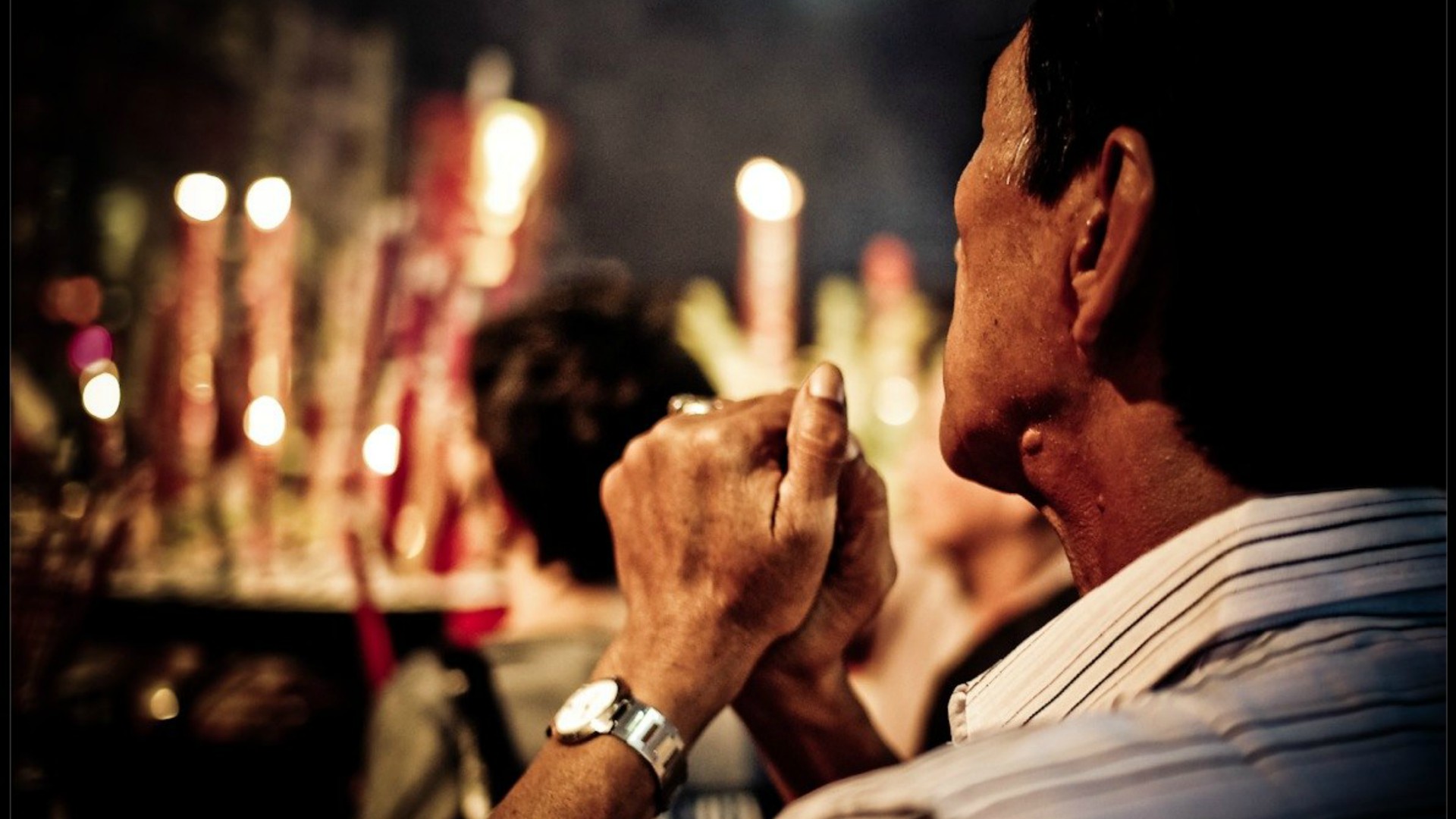 Face à la répression, les catholiques prient de plus en plus à domicile | © Irayani Queencyputri/Flickr/CC BY-NC 2.0)