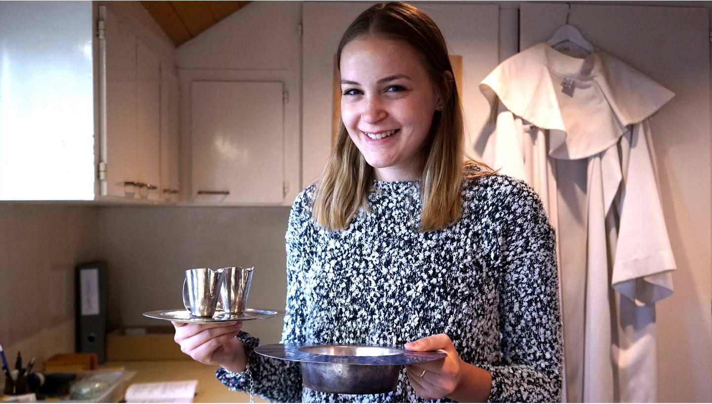 A 19 ans, Julie Jacomet est sacristine à l'église du Bon Pasteur d'Aarau | © Vera Rütimann 