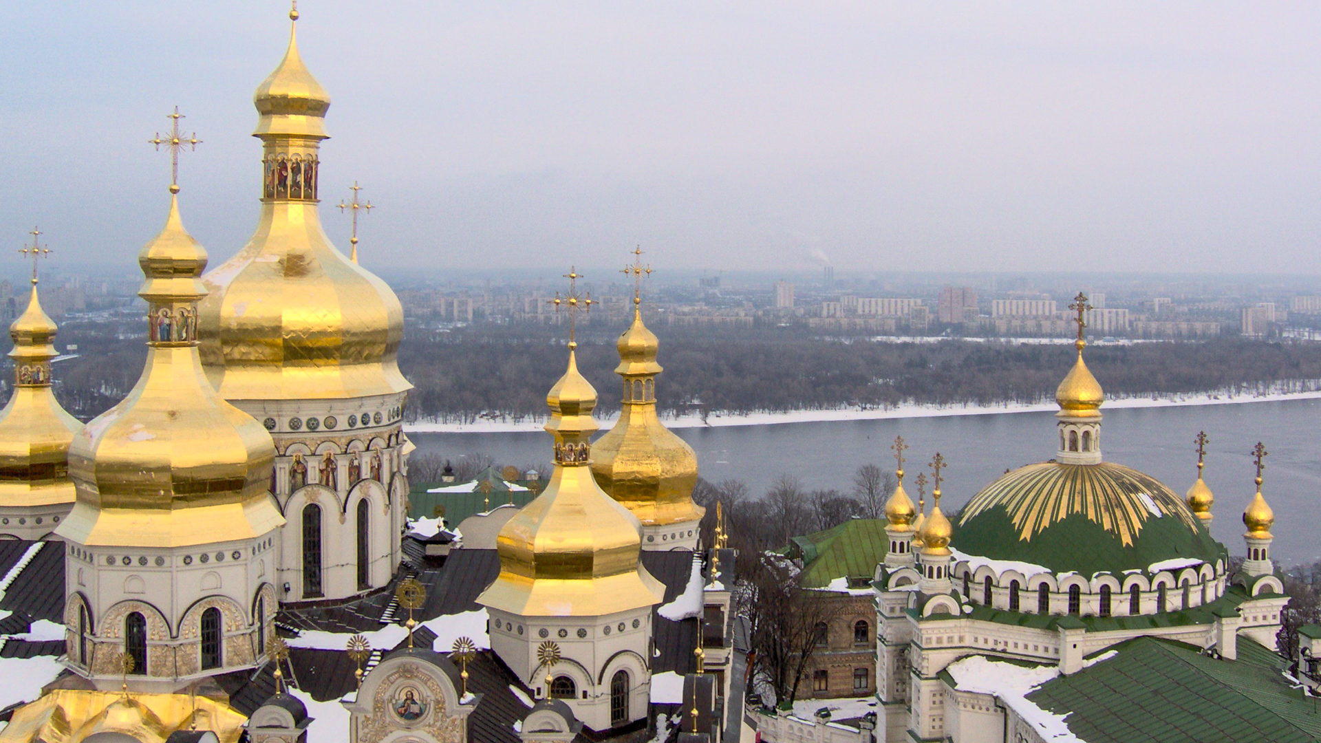 Le monastère de la Laure de Kiev domine le Dniepr                    | wikimedia commons arraia CC BY-SA 3.0