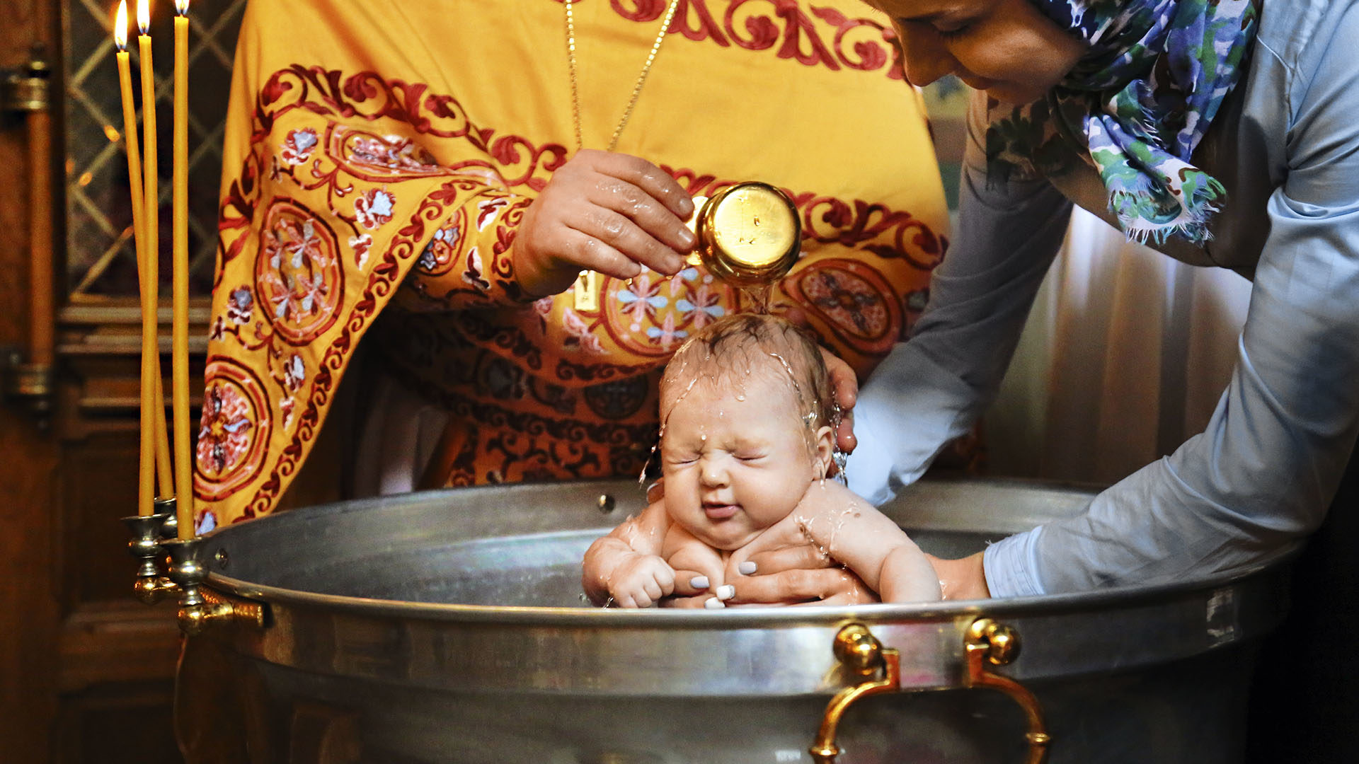 Baptême orthodoxe en Russie. | © Agora/Chekurov Alexandr