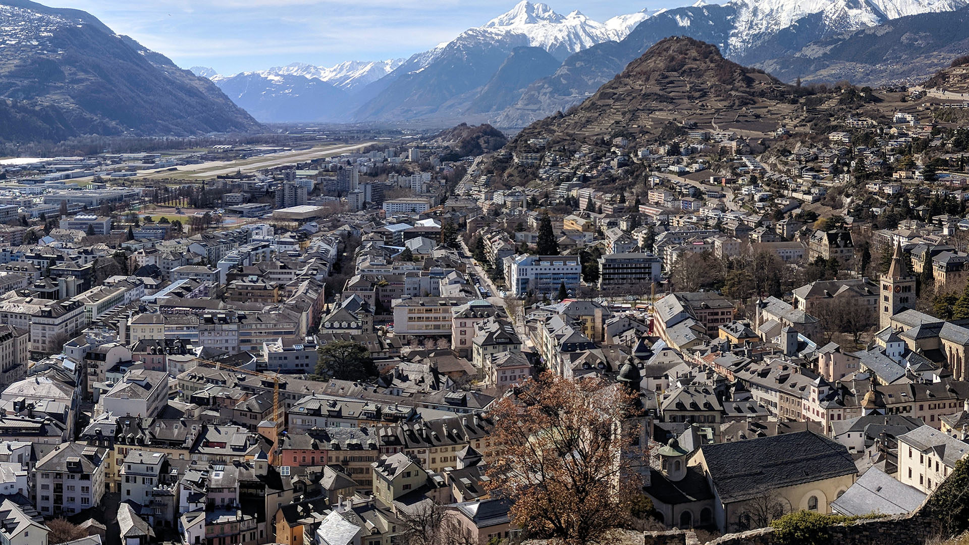 Sion, capitale du Valais, où siègent le Parlement et le diocèse. | © Flickr/
Viktar Palstsiuk
/CC BY-SA 2.0.  