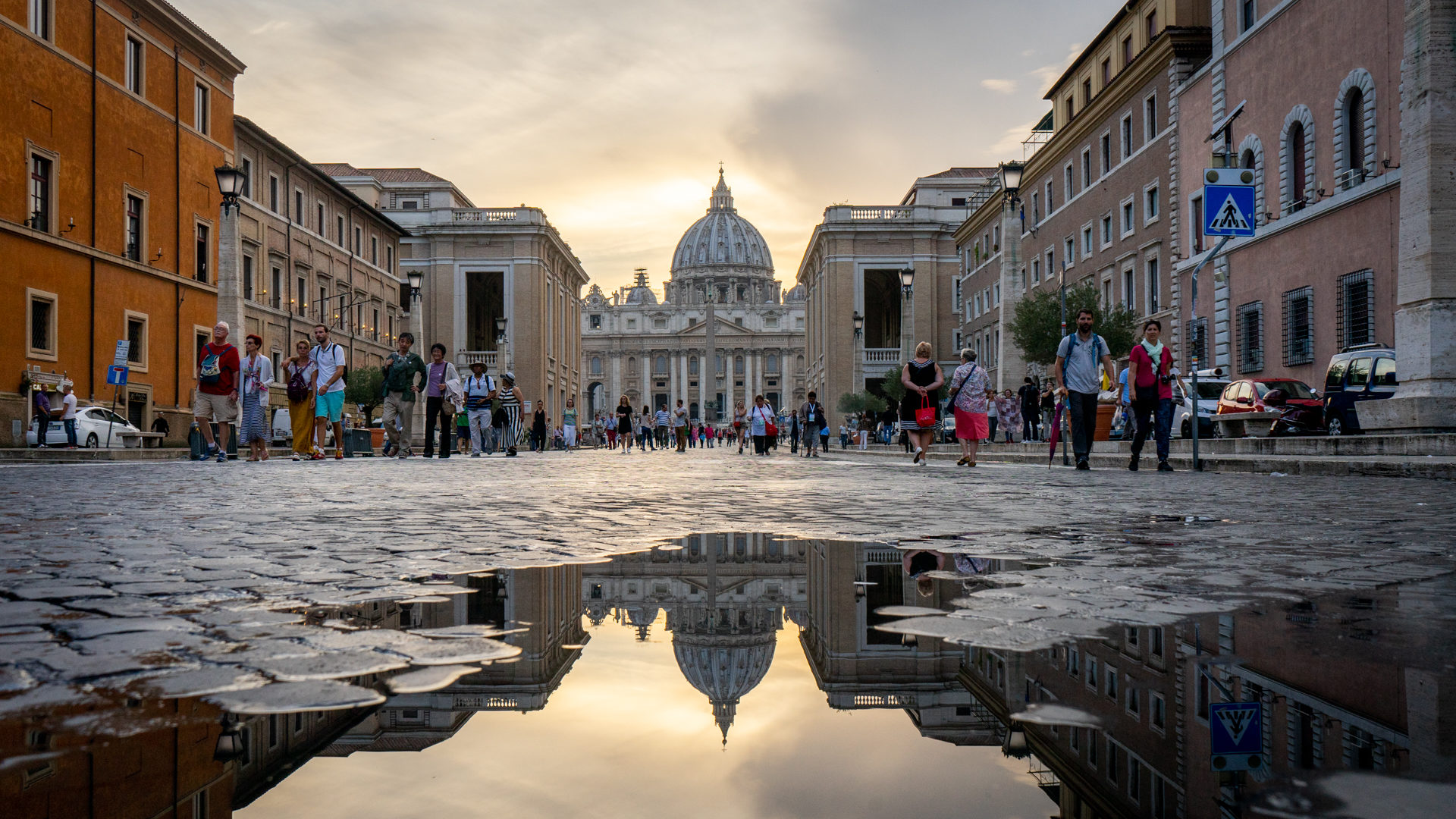 Quelle avenir pour l'Eglise face à la modernité? La basilique et la Place Saint-Pierre de Rome de la Via della Conciliazione | © Pierre Pistoletti 