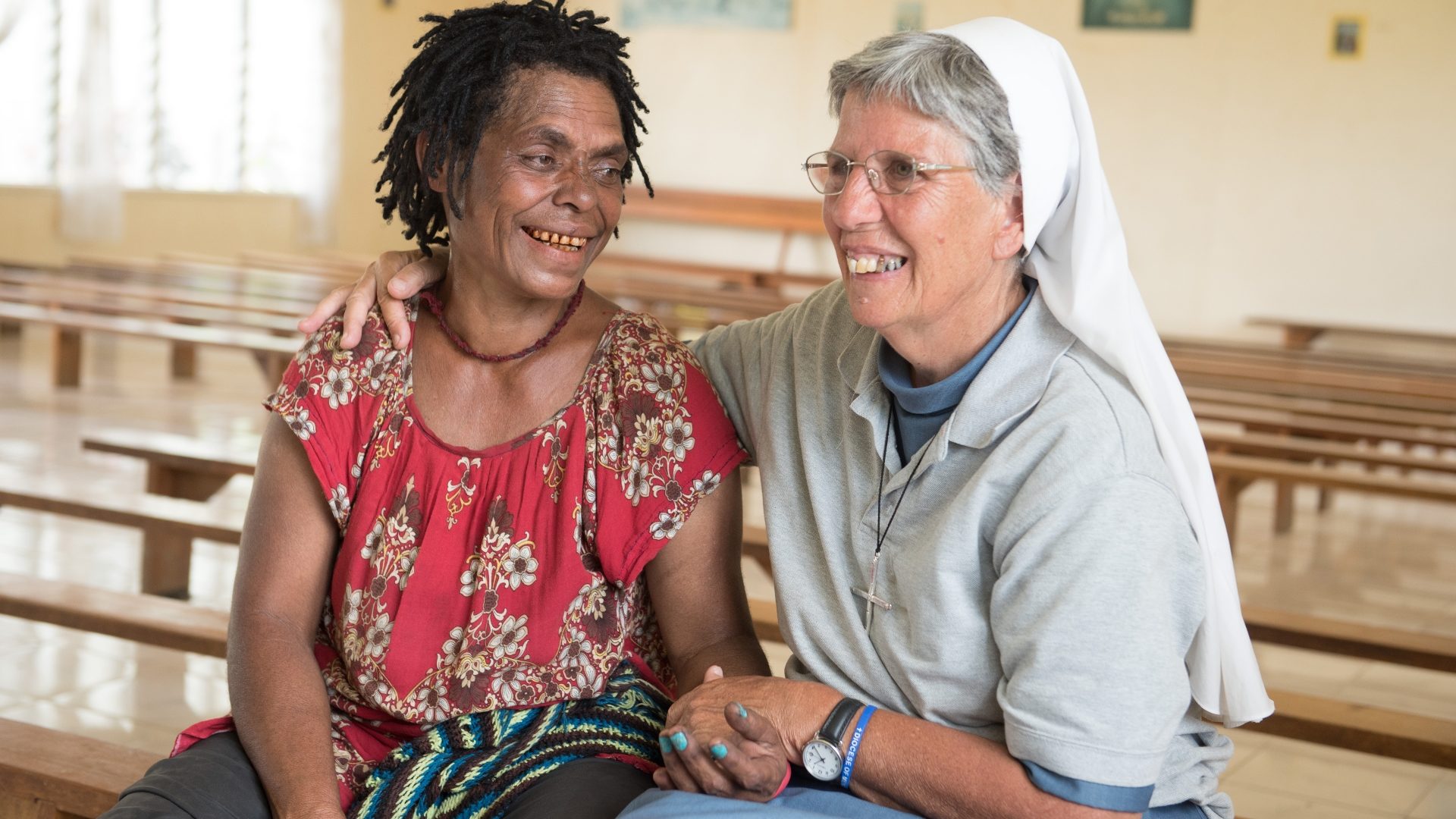 Soeur Lorena et Christina une 'sorcière' survivante, en Papouasie Nouvelle Guinée | © Bettina Flitner/Missio Aachen 