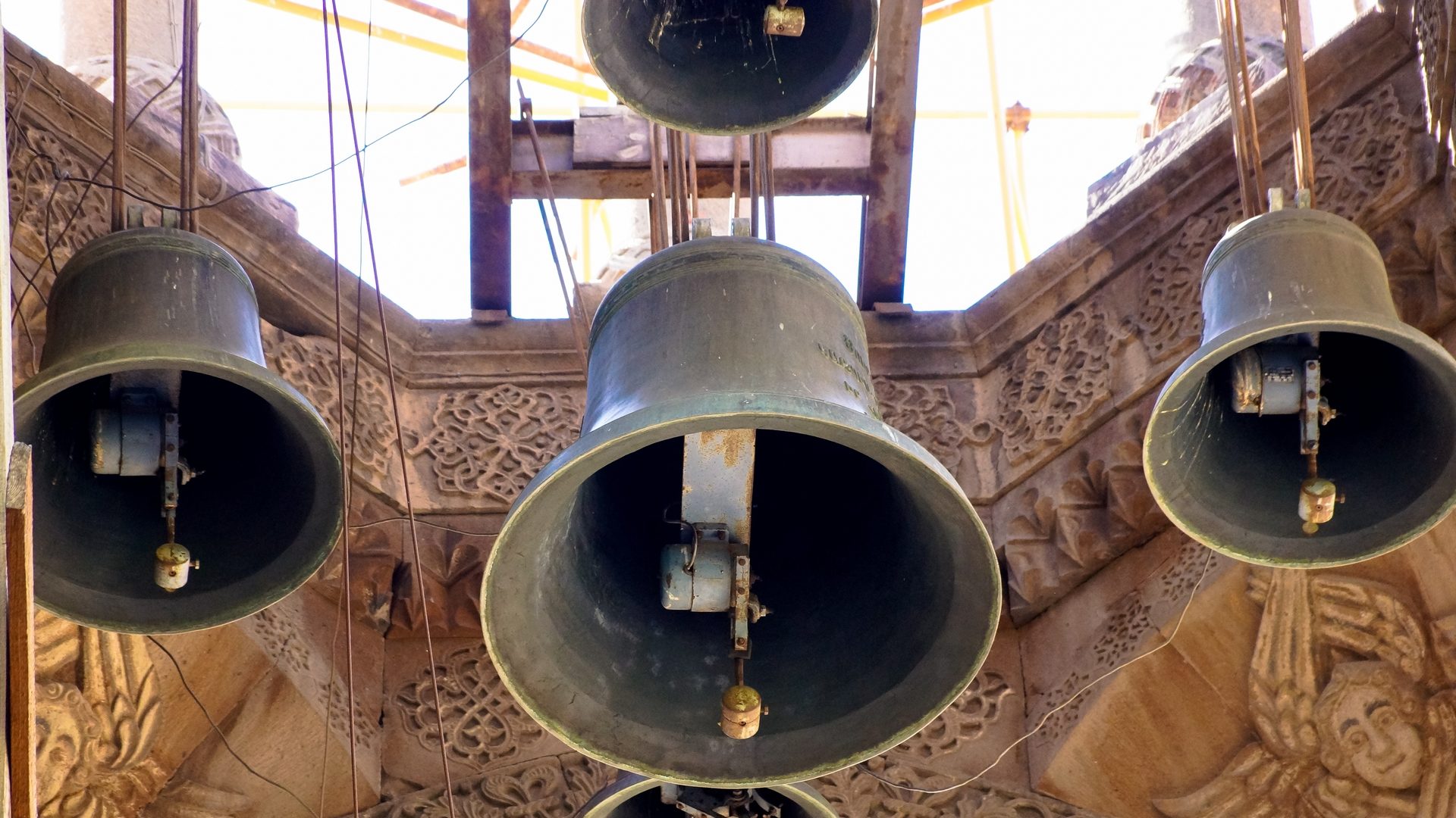 Les cloches sonnent l'appel à la prière (photo prétexte) | domaine public 