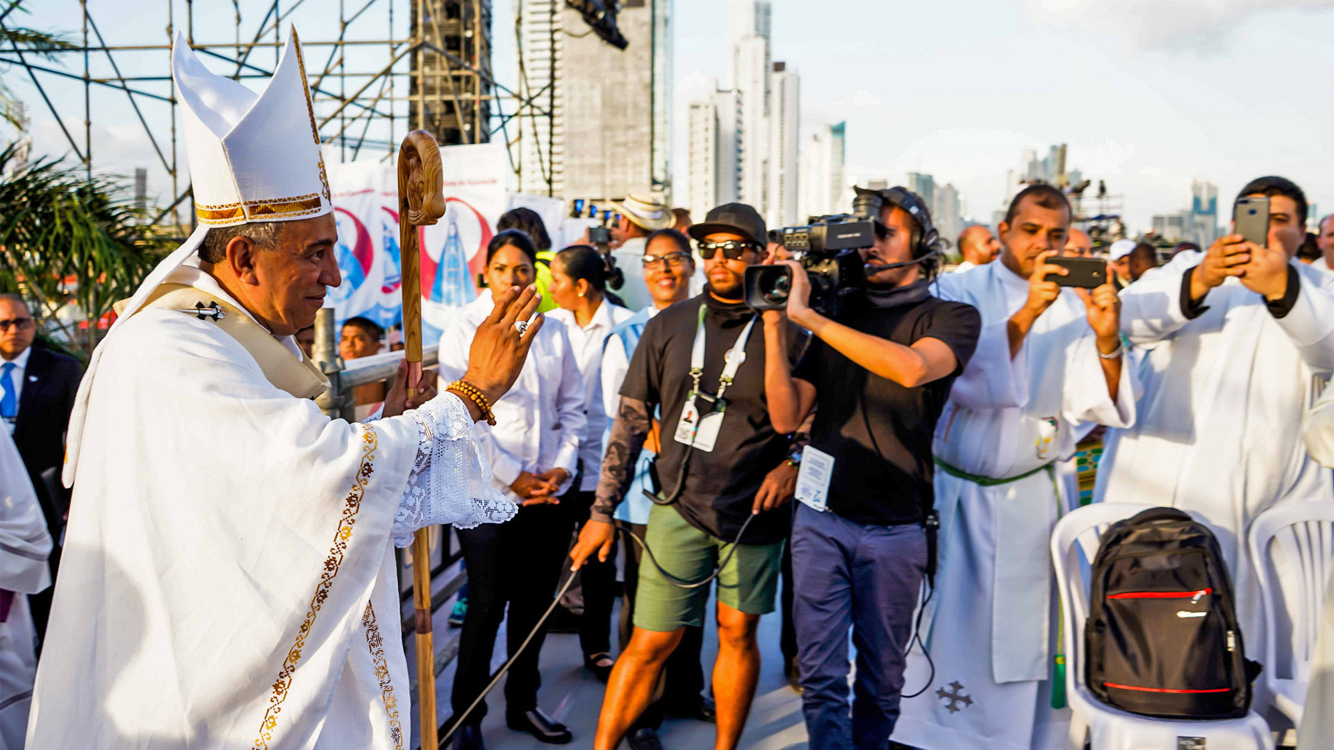 Mgr José Domingo Ulloa, durant la procession de la messe d'ouverture des JMJ | © flickr-Panama2019-Iacob Tunievi