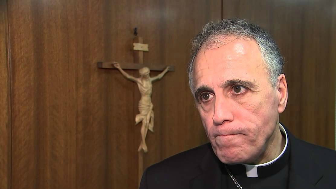 Les groupes de défense des victimes ont demandé que Mgr Daniel Dinardo soit écarté de la conférence (YouTube)