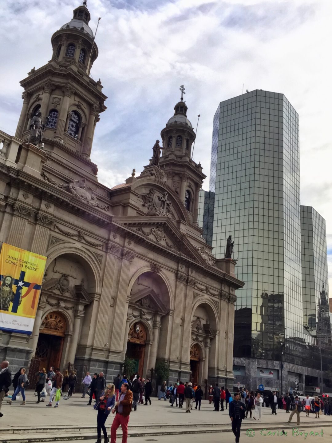 La cathédrale de Santiago au Chili. | © Caros Bryant/Flickr /CC BY-NC-ND 2.0