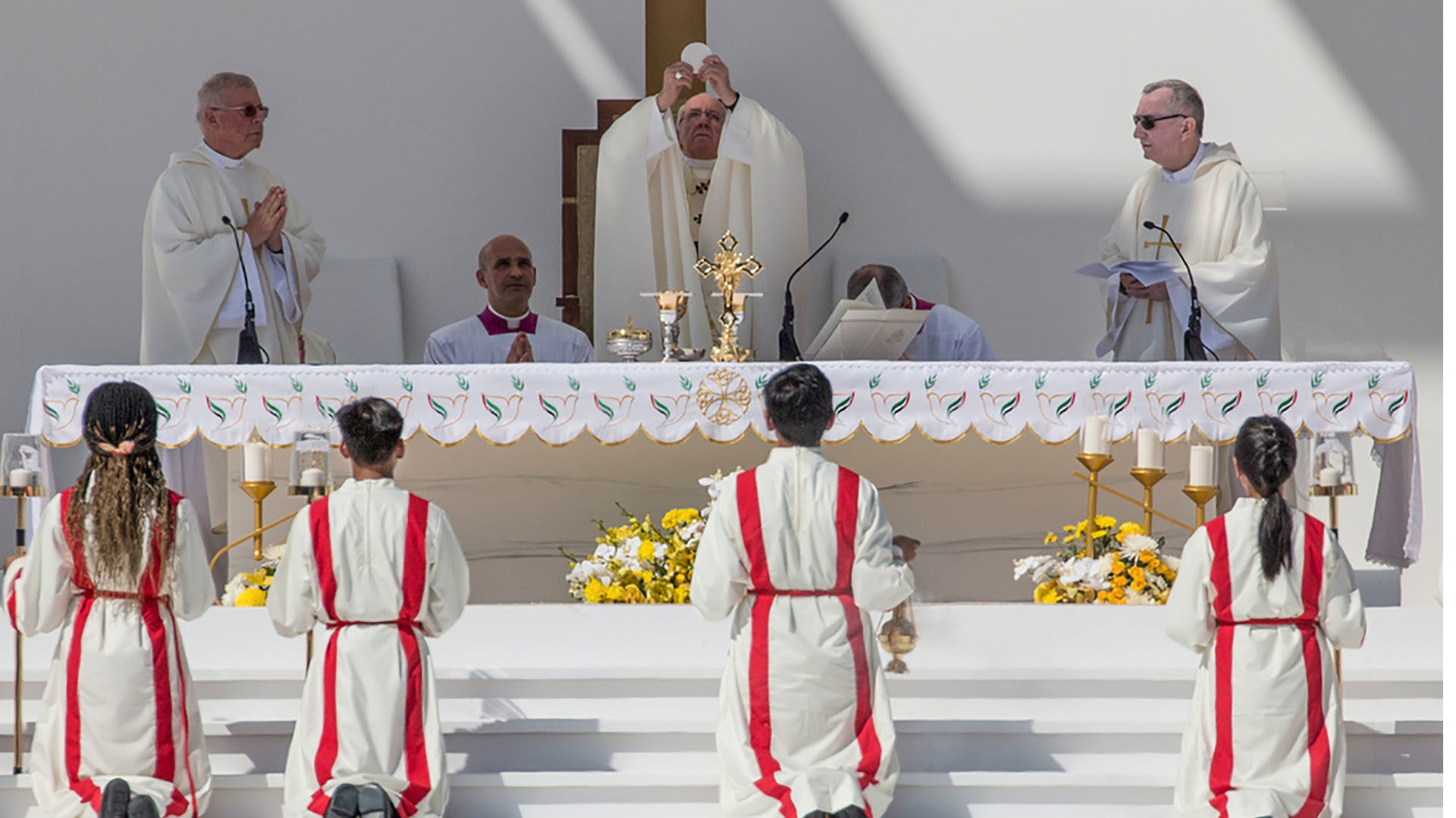 Le pape célébre de l'eucharistie au stade Zayed Sport City, à Abou Dabi, une première dans l'histoire. | © Keystone