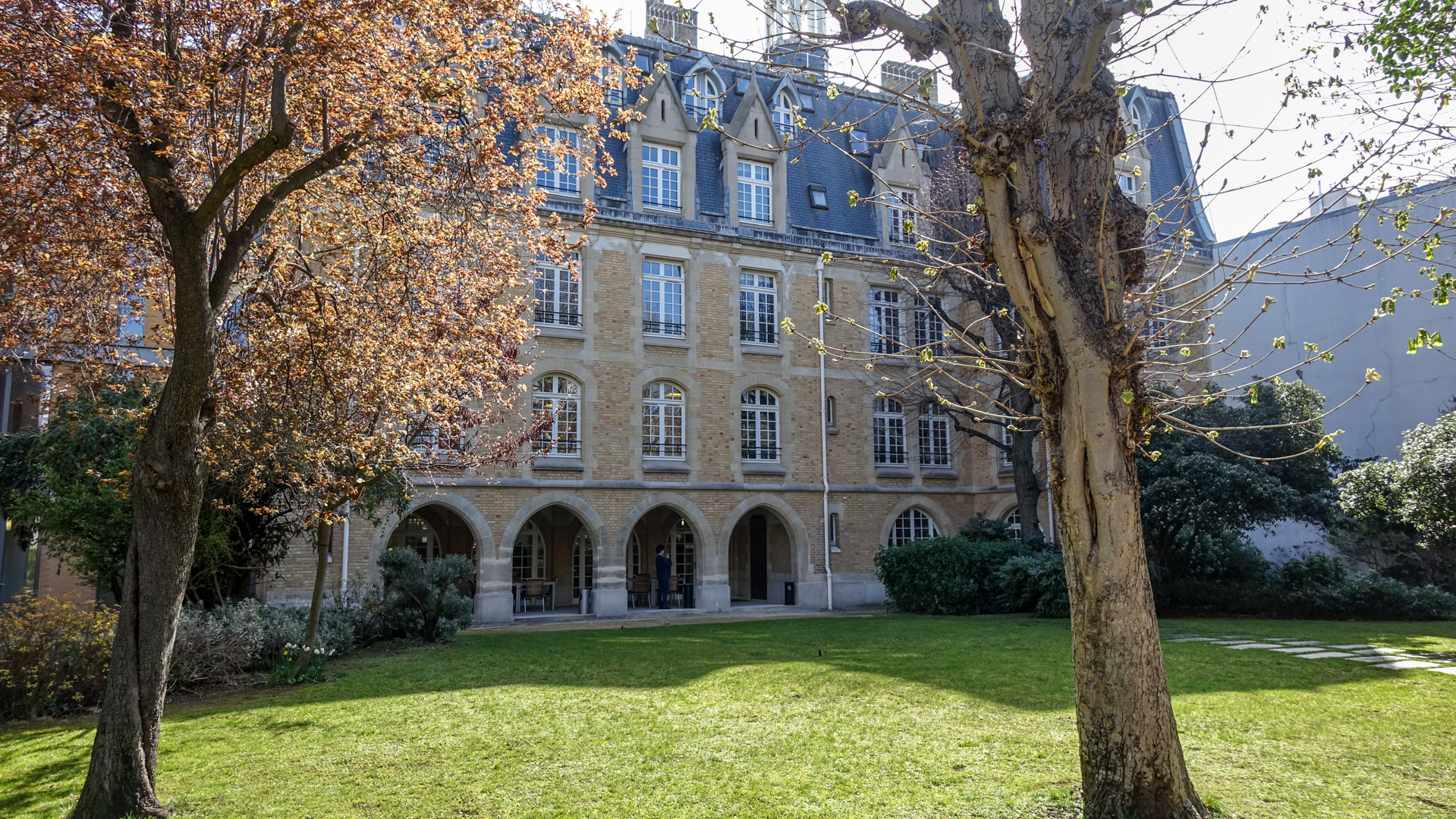  Le siège de la Conférence des évêques de France, à Paris | © Maurice Page 