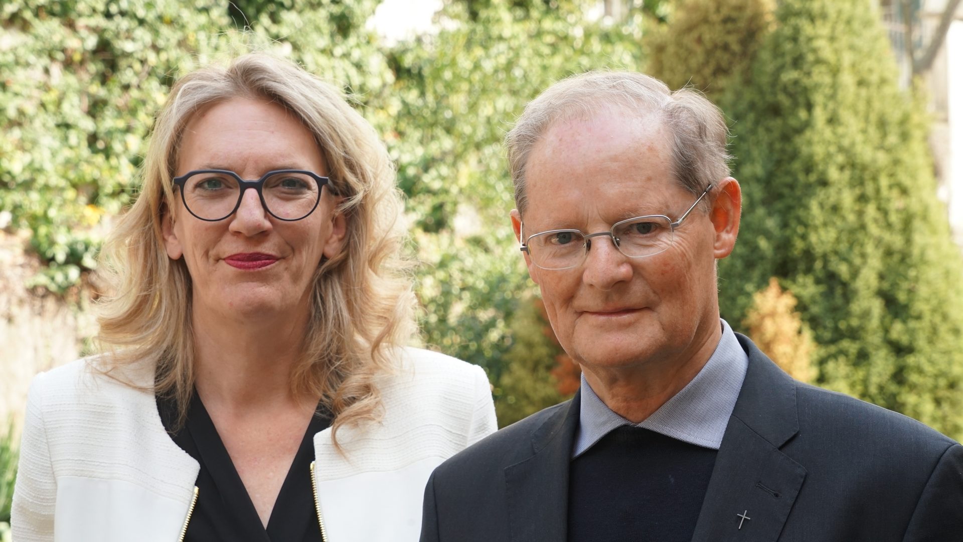 Franziska Driessen-Reding, présidente de la corporation ecclésiastique catholique du canton de Zurich et Josef Annen, vicaire général | © Arnold Landtwing