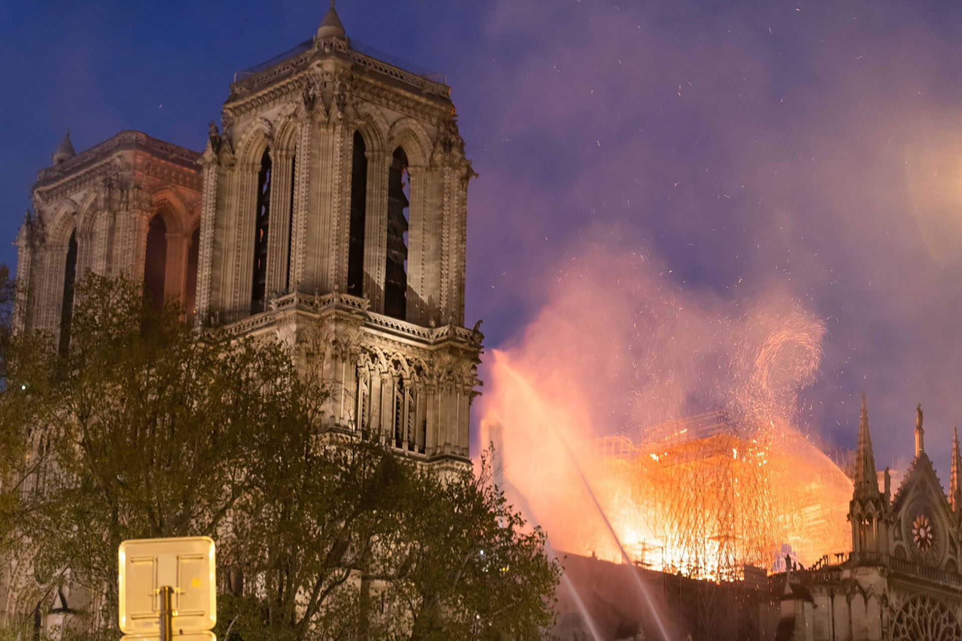 La semaine sainte 2019 commence douloureusement en France. | © Keystone