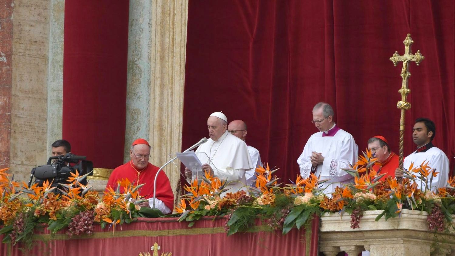 Le pape François a délivré son message Urbi et Orbi en compagnie du cardinal Kurt Koch | © Vatican Media