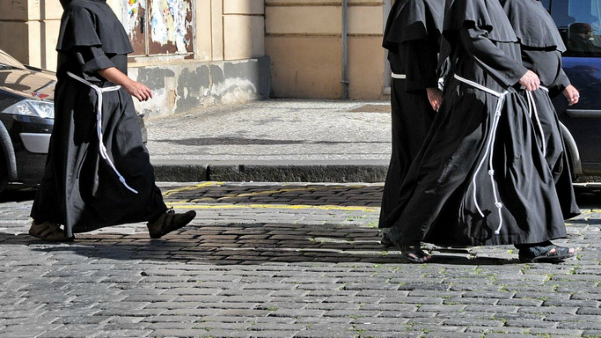 Des religieux se sont éloignés de leur communauté | photo d'illustration © FaceMePLS/Flickr/CC BY 2.0