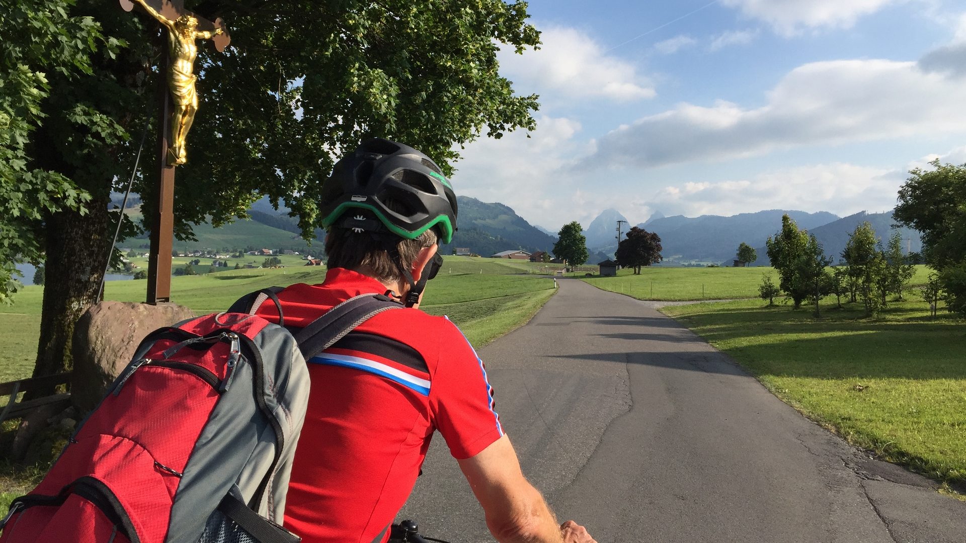 A vélo sur la route de Saint Meinrad en direction d'Einseideln | DR 