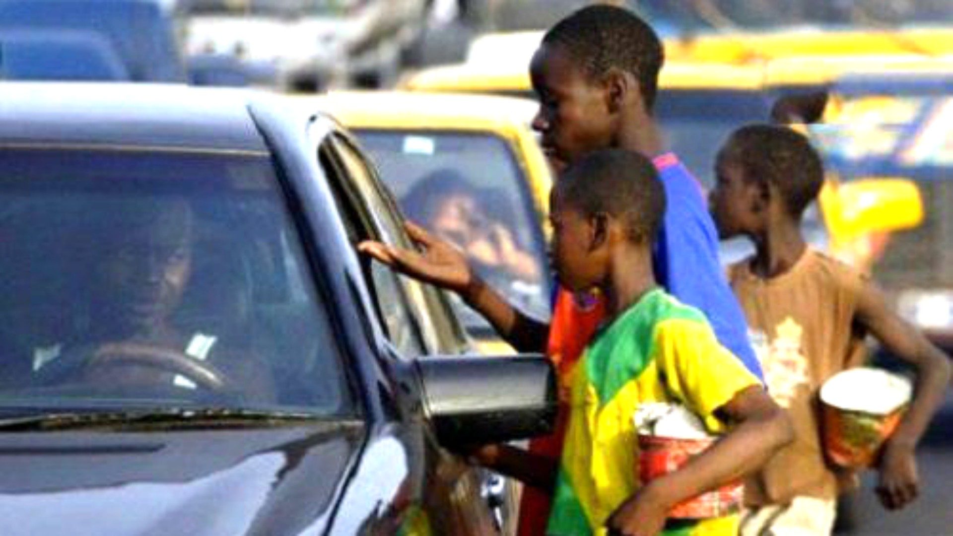 Mendiants dans les rues de Niamey, capitale du Niger| DR