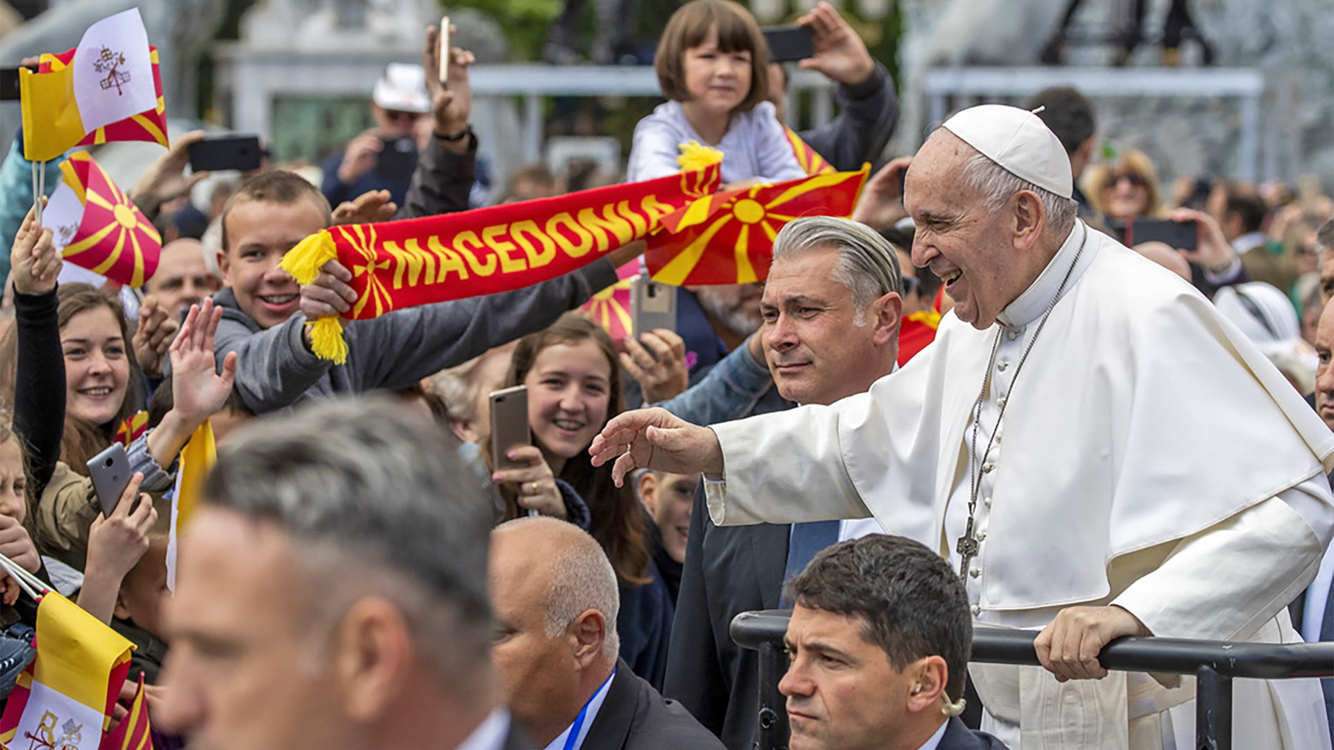 Le pape François parcourant le "Macedonia Square" de Skopje avant la messe, le 7 mai 2019 | © Keystone