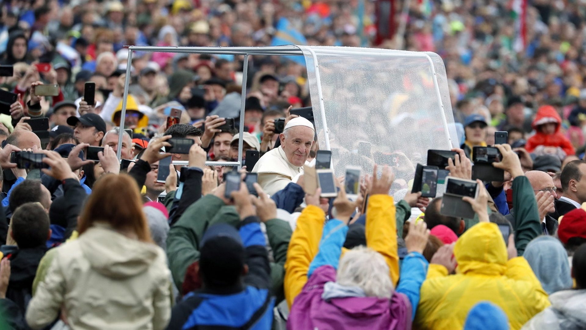 Le pape François au sanctuaire marial de Sumuleu-Ciuc, en Roumanie |  © EPA/ROBERT GHEMENT