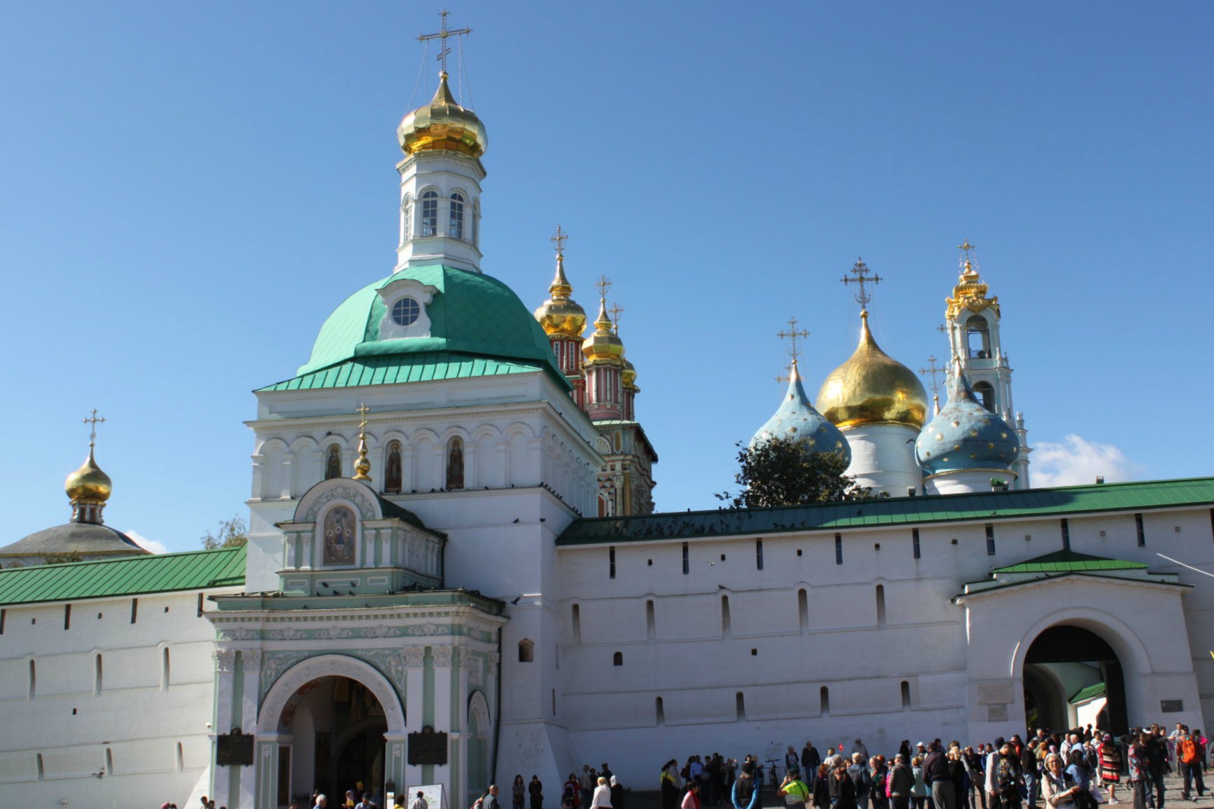 Entrée de Serguei Possad, haut lieu de l'orthodoxie russe, à 70 km de Moscou © Bernard Litzler