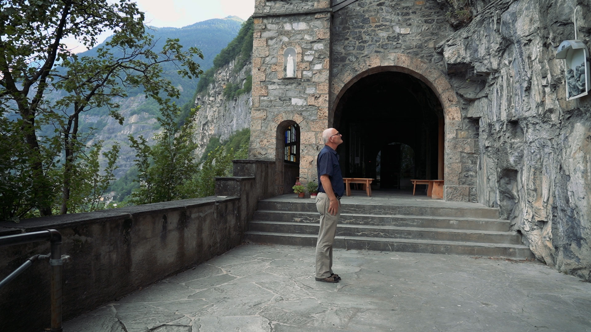 A Notre-Dame du Scex, Georges Mottiez confie les familles en deuil | © Pierre Pistoletti