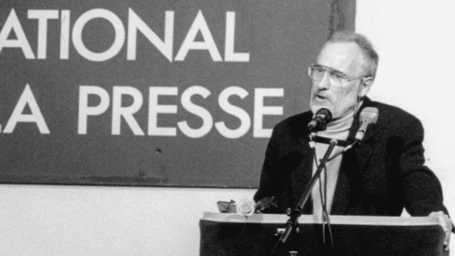 Yvan Stern reçoit le prix catholique suisse de la communication en 1997 | DR 