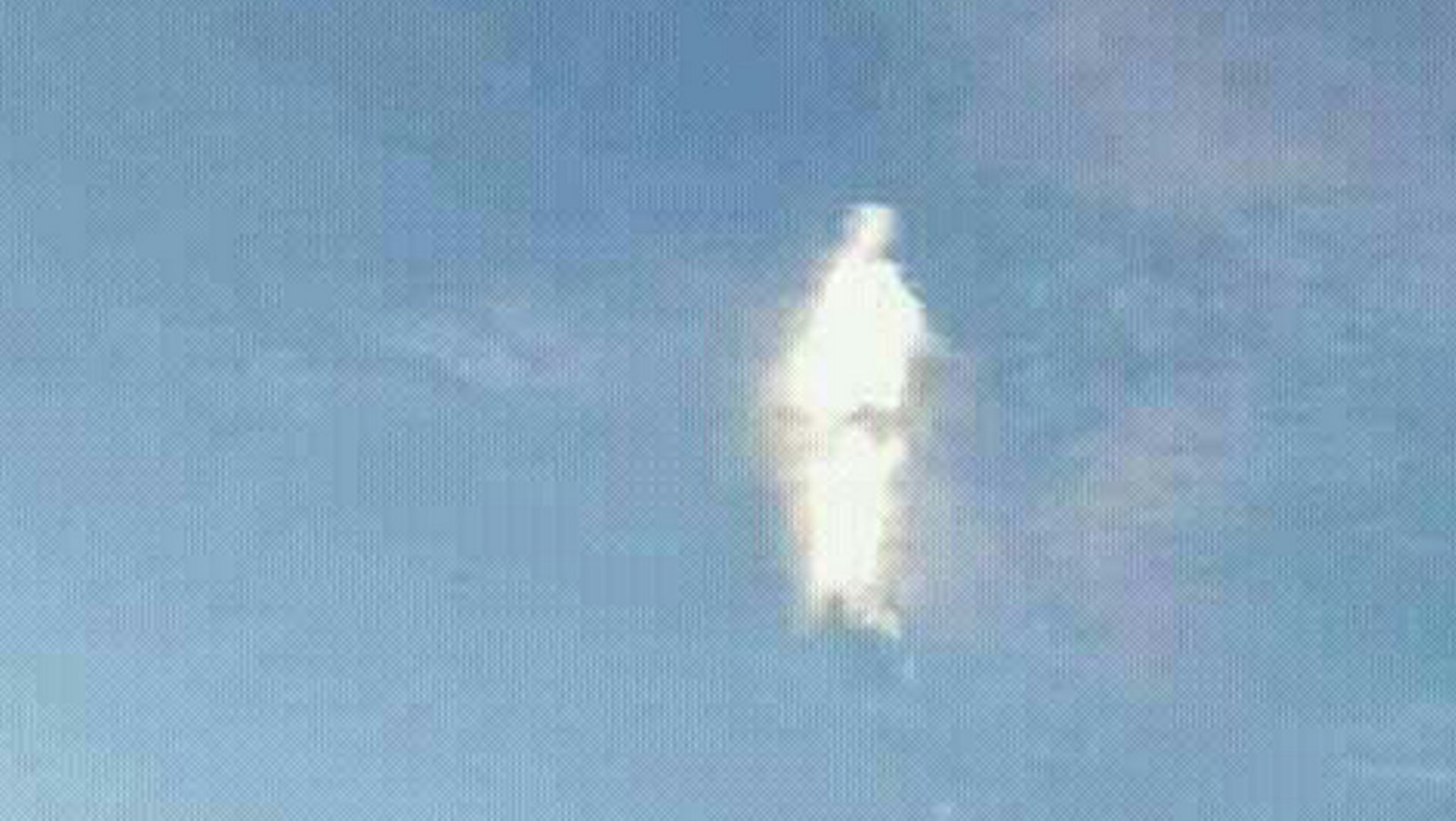 Une photo "d'apparition" aux Iles Tonga circulant sur les réseaux sociaux | youtube