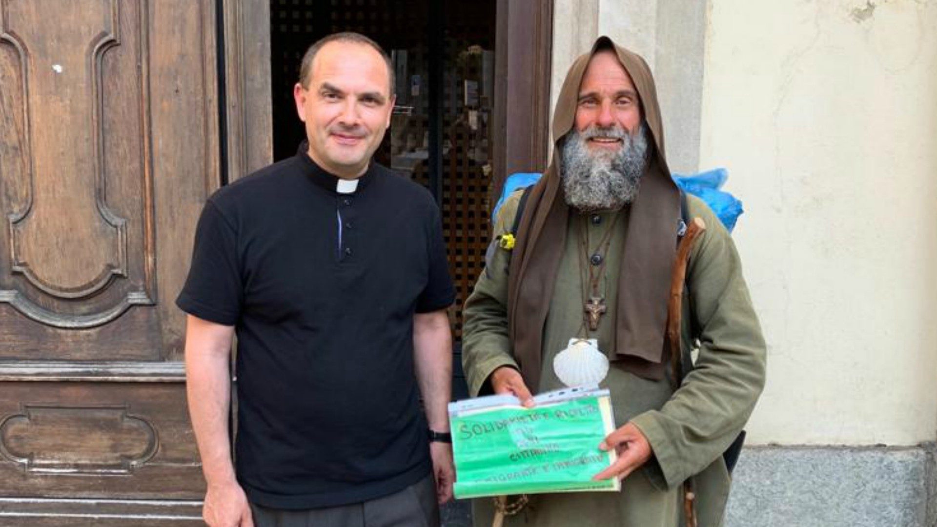 Fratel Biagio (d.) avec Nicola Zanini, vicaire général du diocèse de Luganon (photo dr.)
