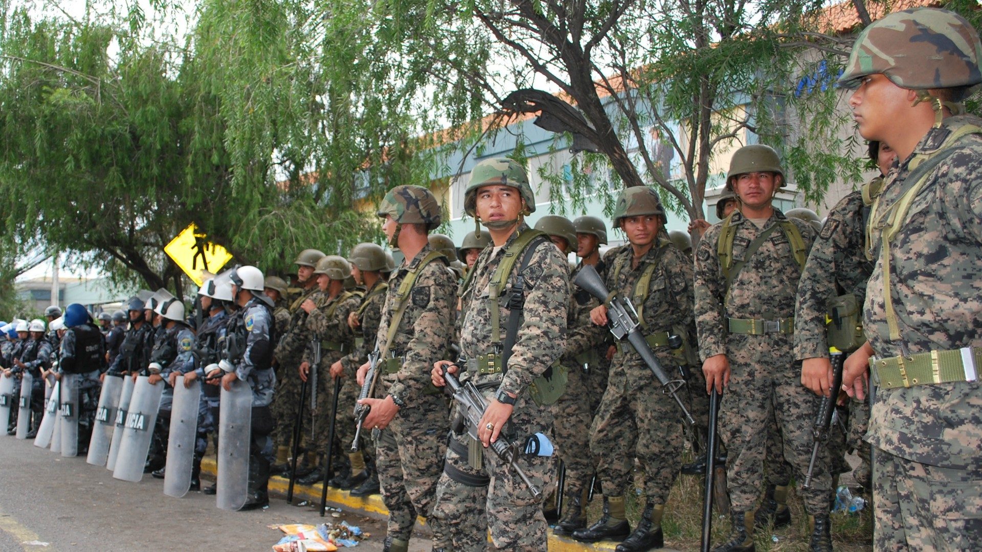 Les soldats honduriens ont tiré à balles réelles contre les manifestants | photo d'illustration © PBS News Hour/Flickr/CC BY-NC 2.0