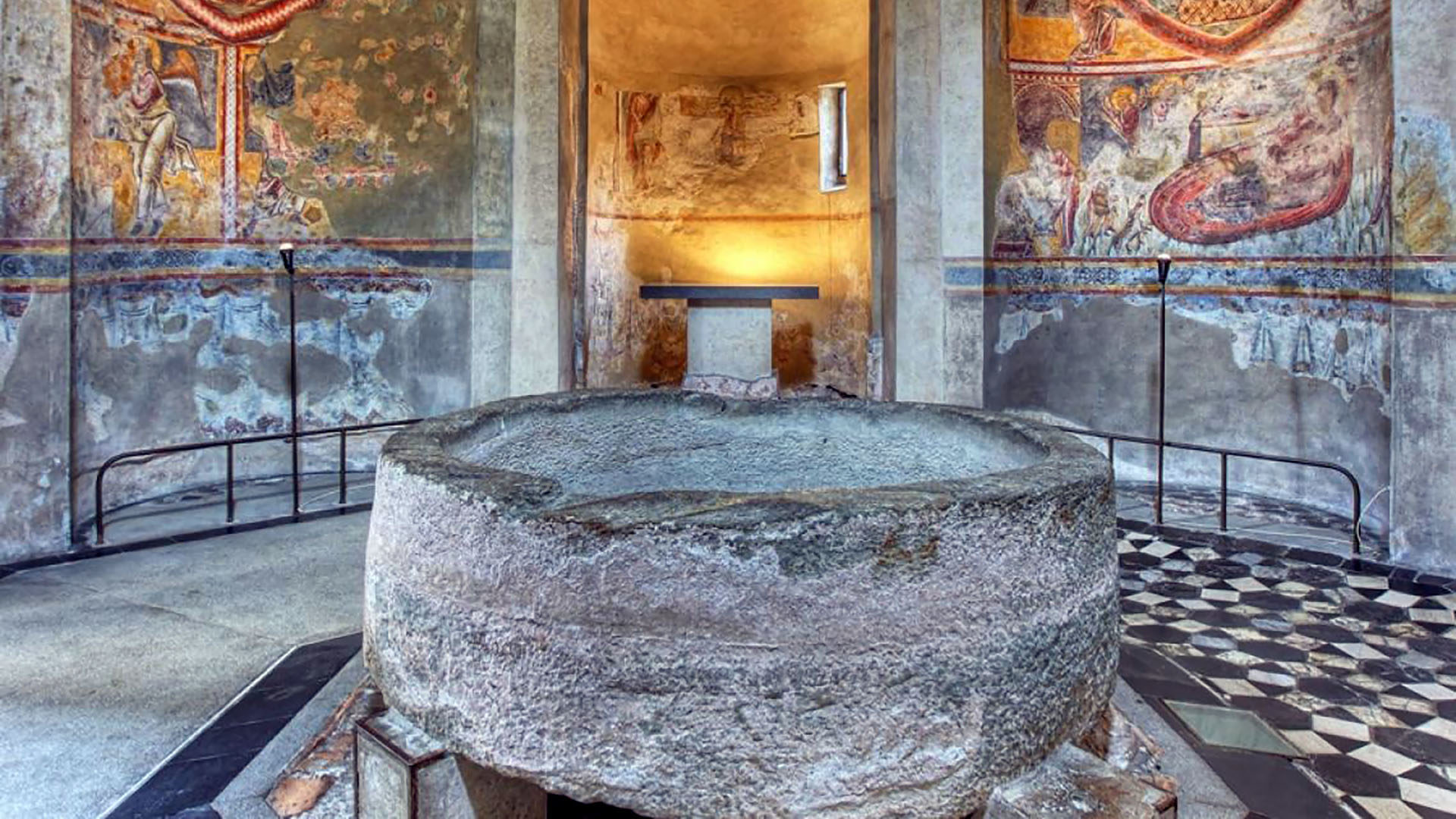 Selon les historiens, le baptistère a été construit entre la fin du 5e siècle et le début du 6e siècle. | © Commune de Riva San Vitale