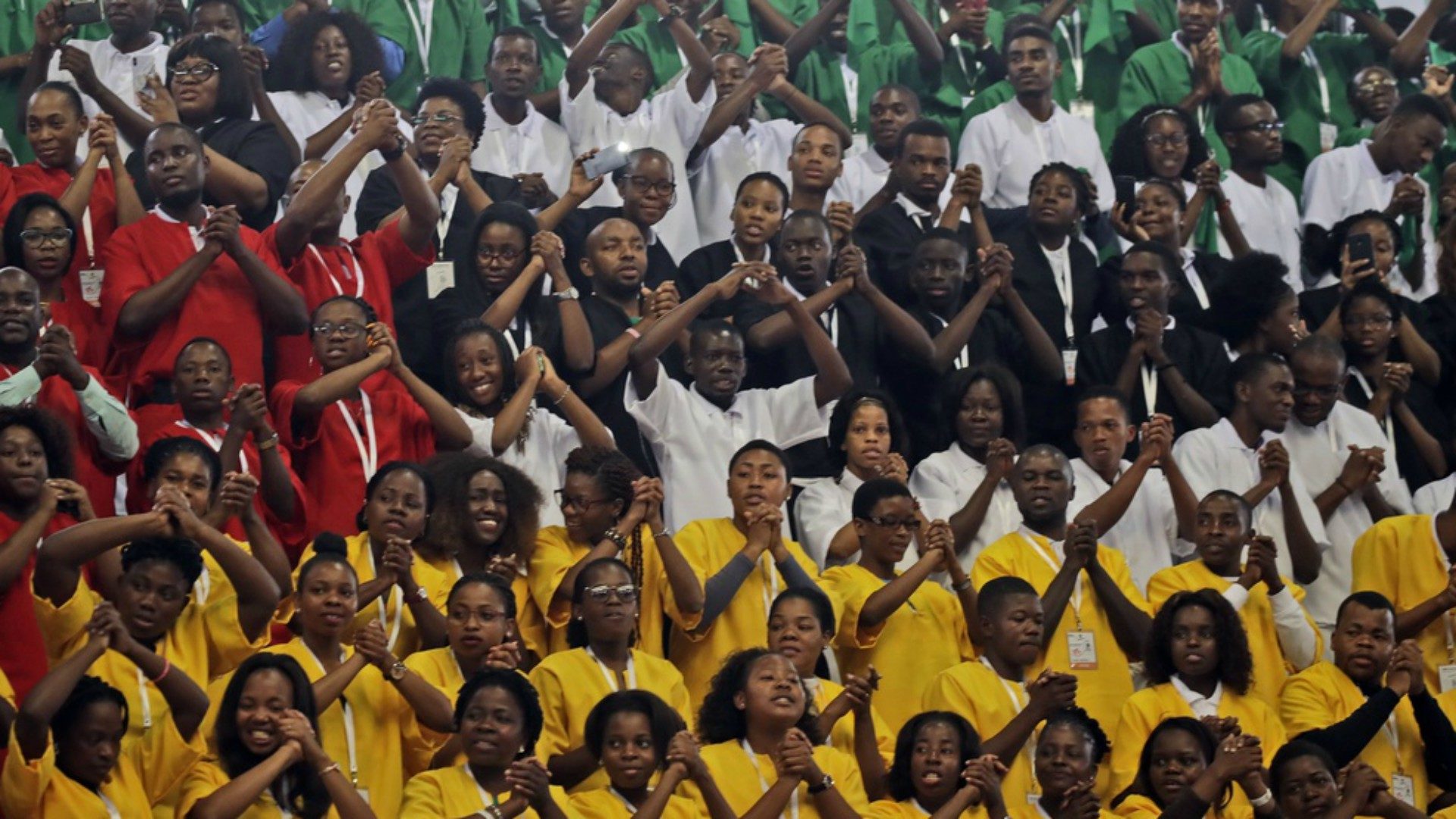 A Maputo, des milliers de jeunes ont accueilli le pape | © Keystone