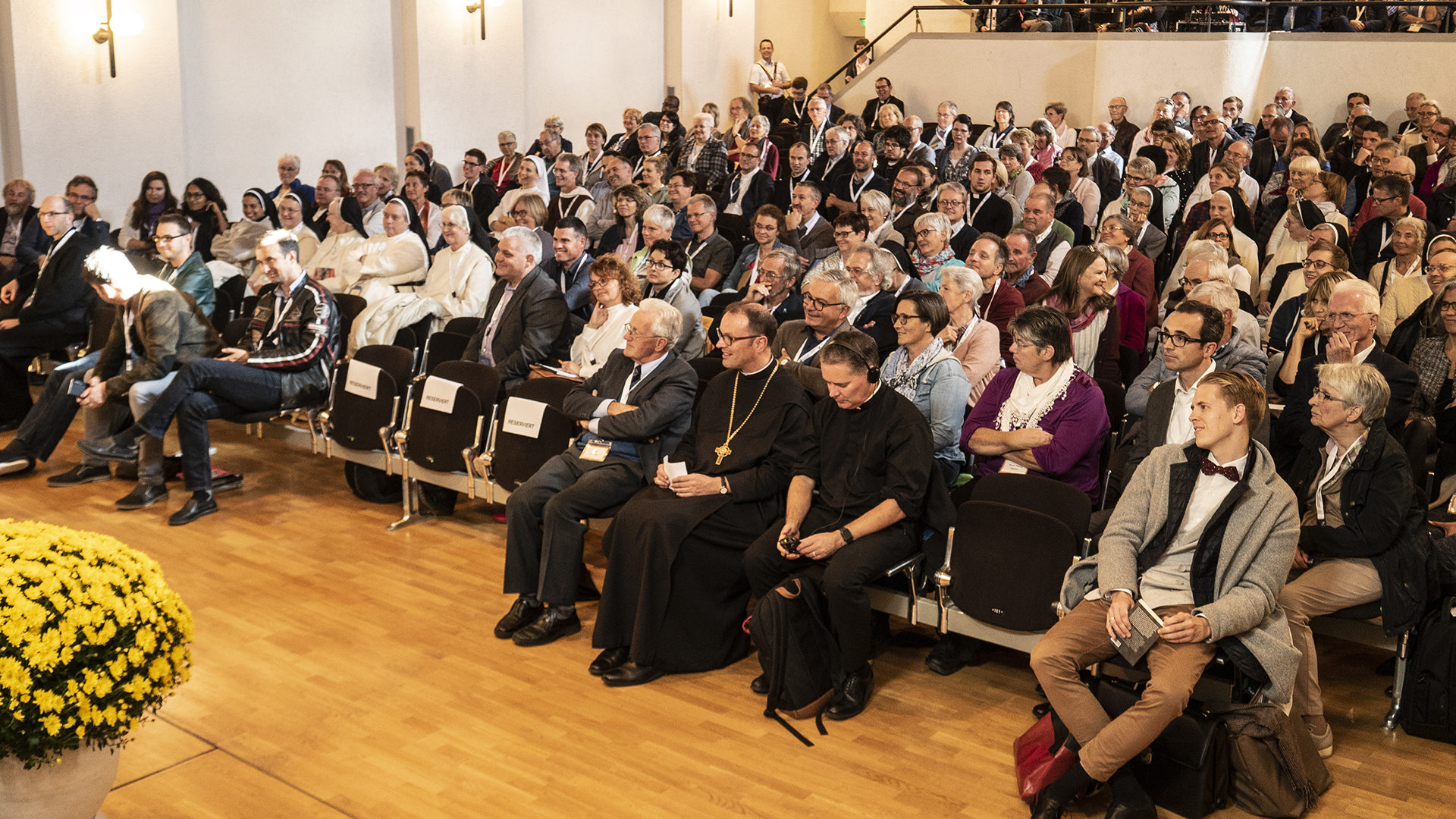 300 personnes se sont interrogées sur la mission à l'Abbaye d'Einsiedeln. | © Vera Rüttimann