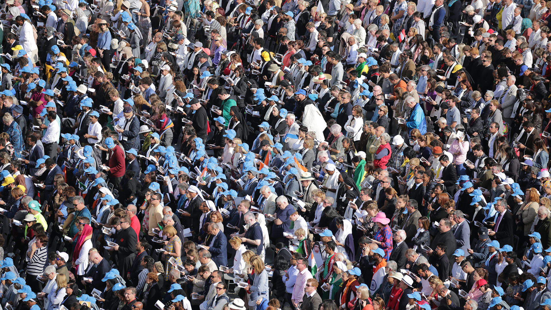 La foule des pèlerins lors de la messe de canonisation de Marguerite Bays à Rome. | © B. Hallet